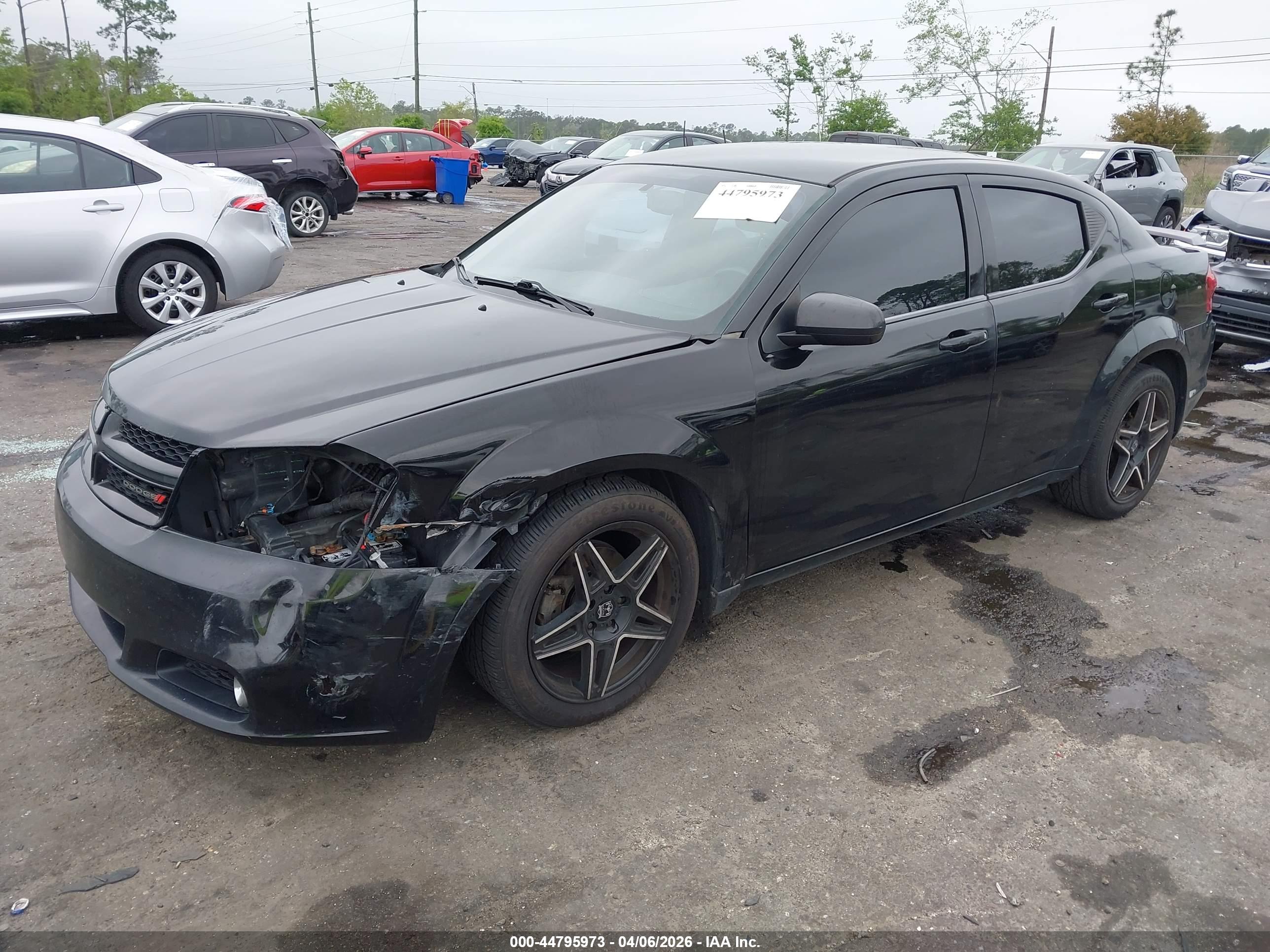 DODGE AVENGER image 2