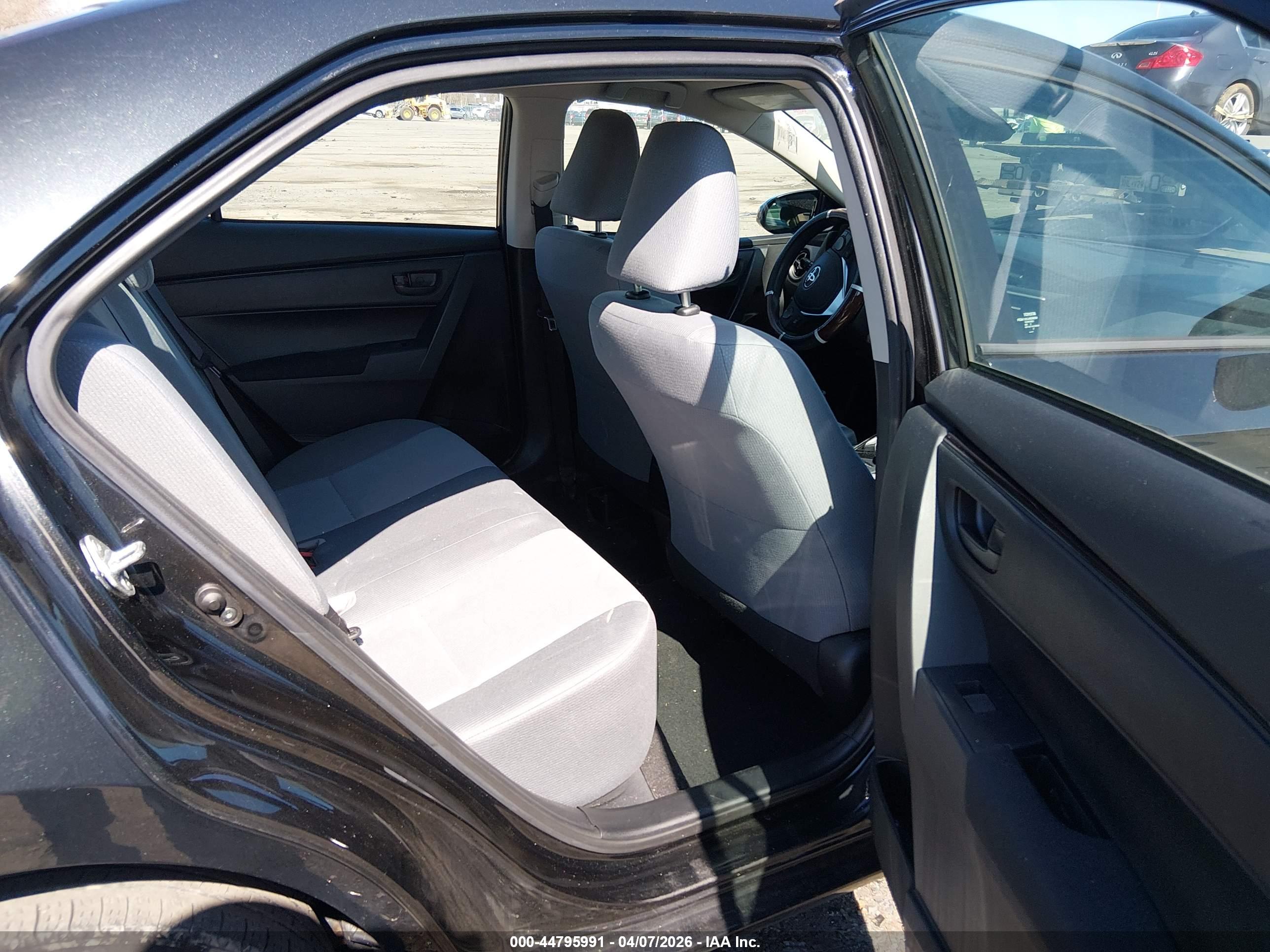TOYOTA COROLLA image 8