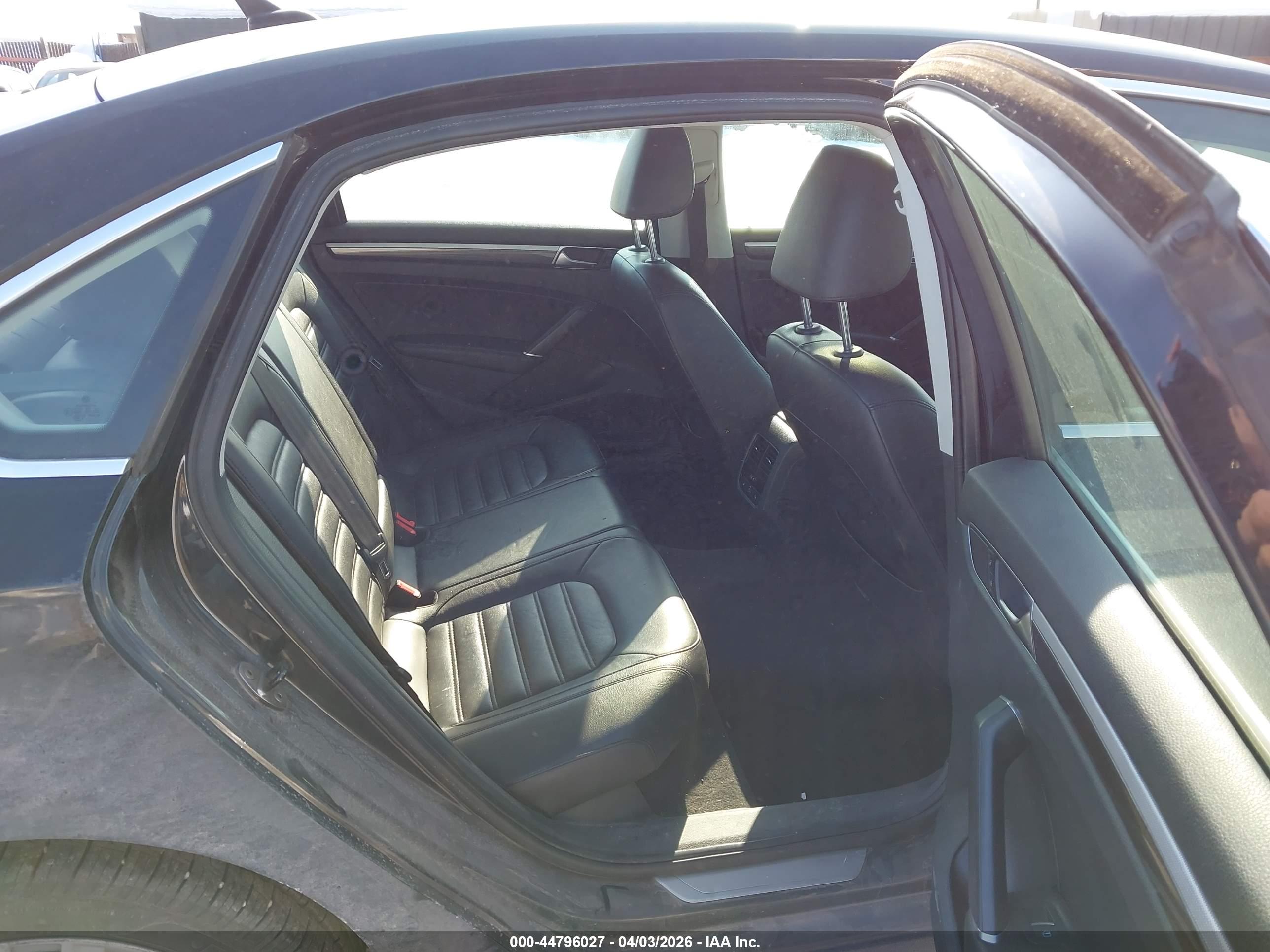 VOLKSWAGEN PASSAT image 8
