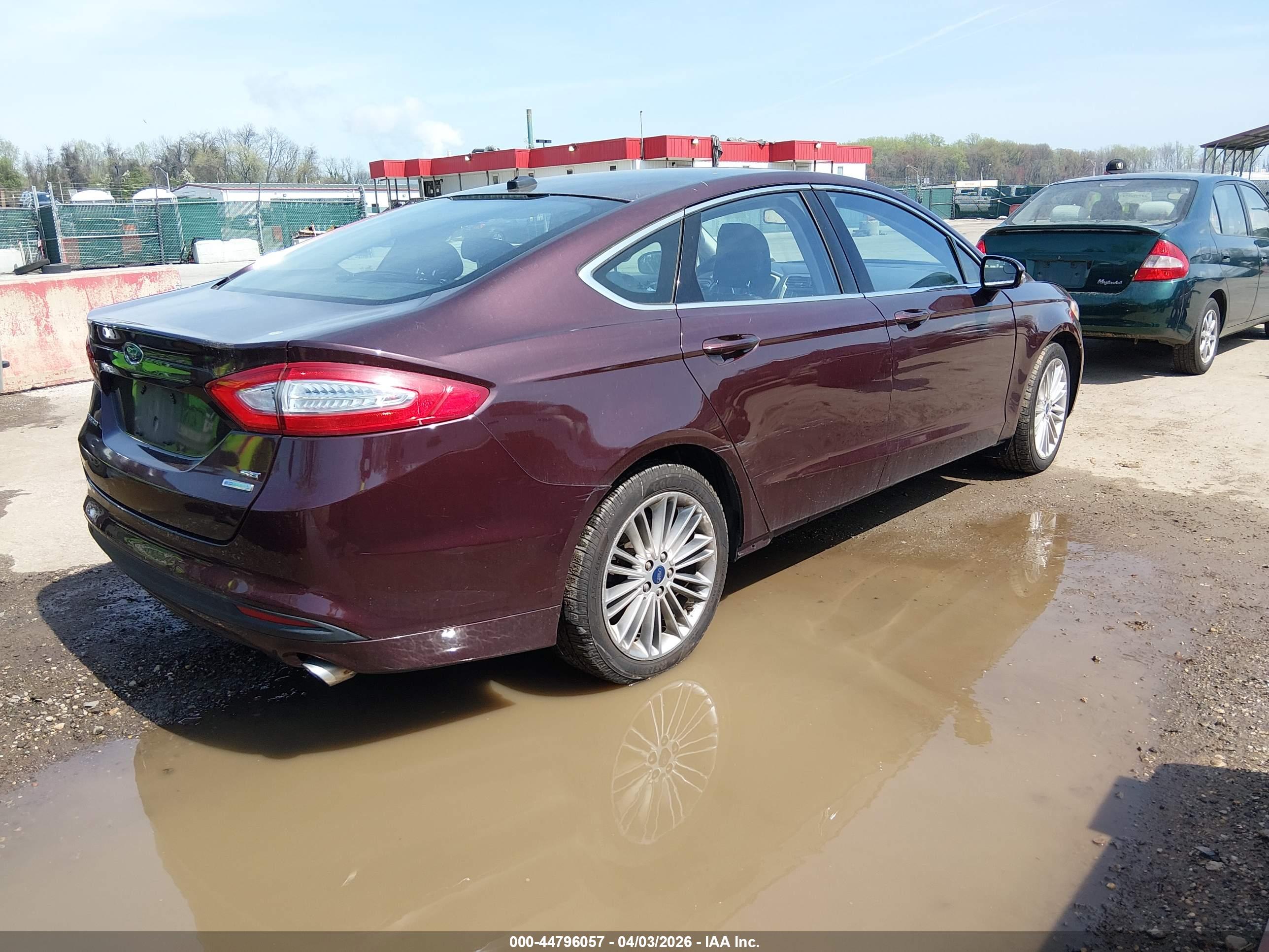 FORD FUSION image 4