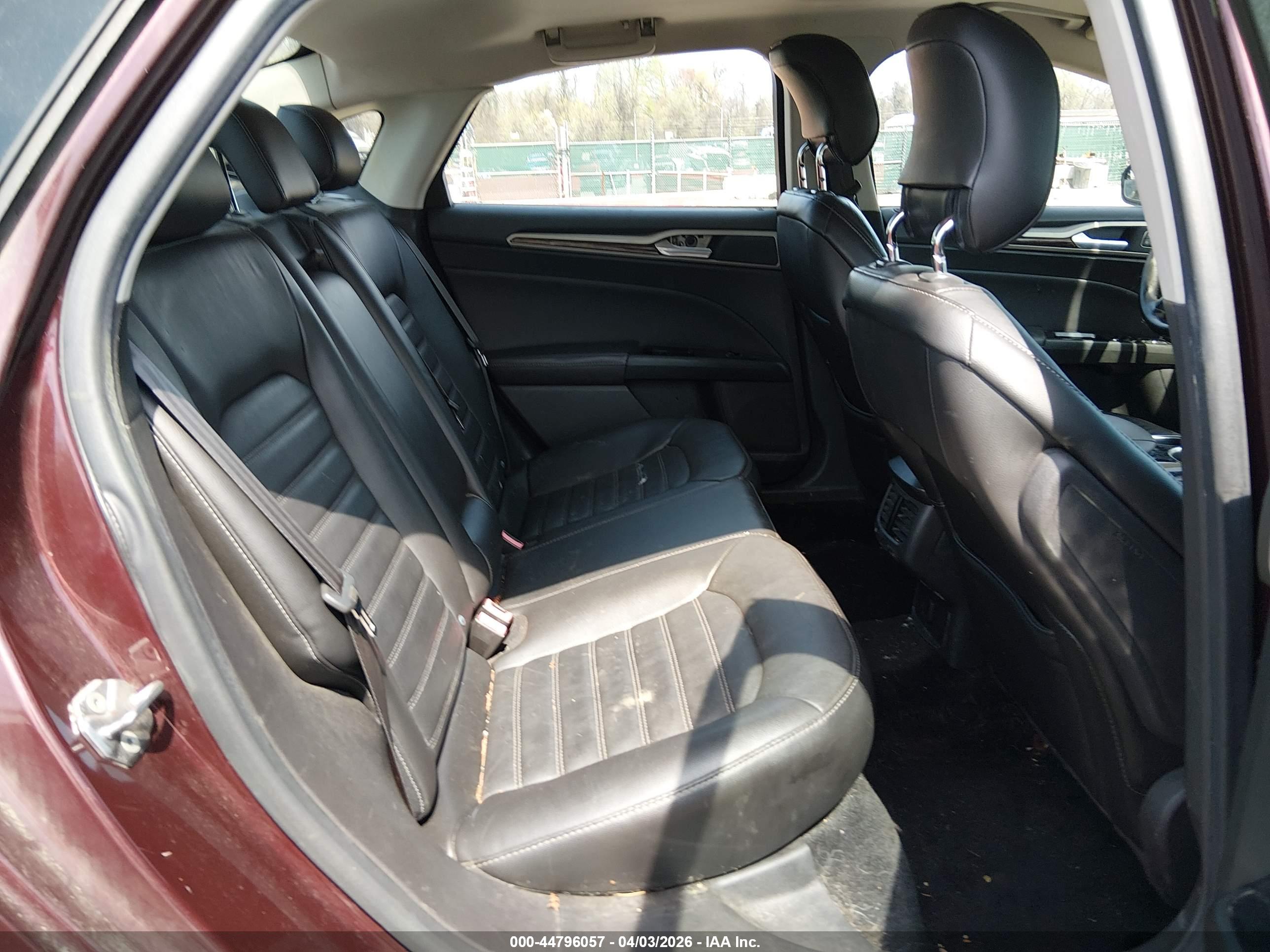 FORD FUSION image 8