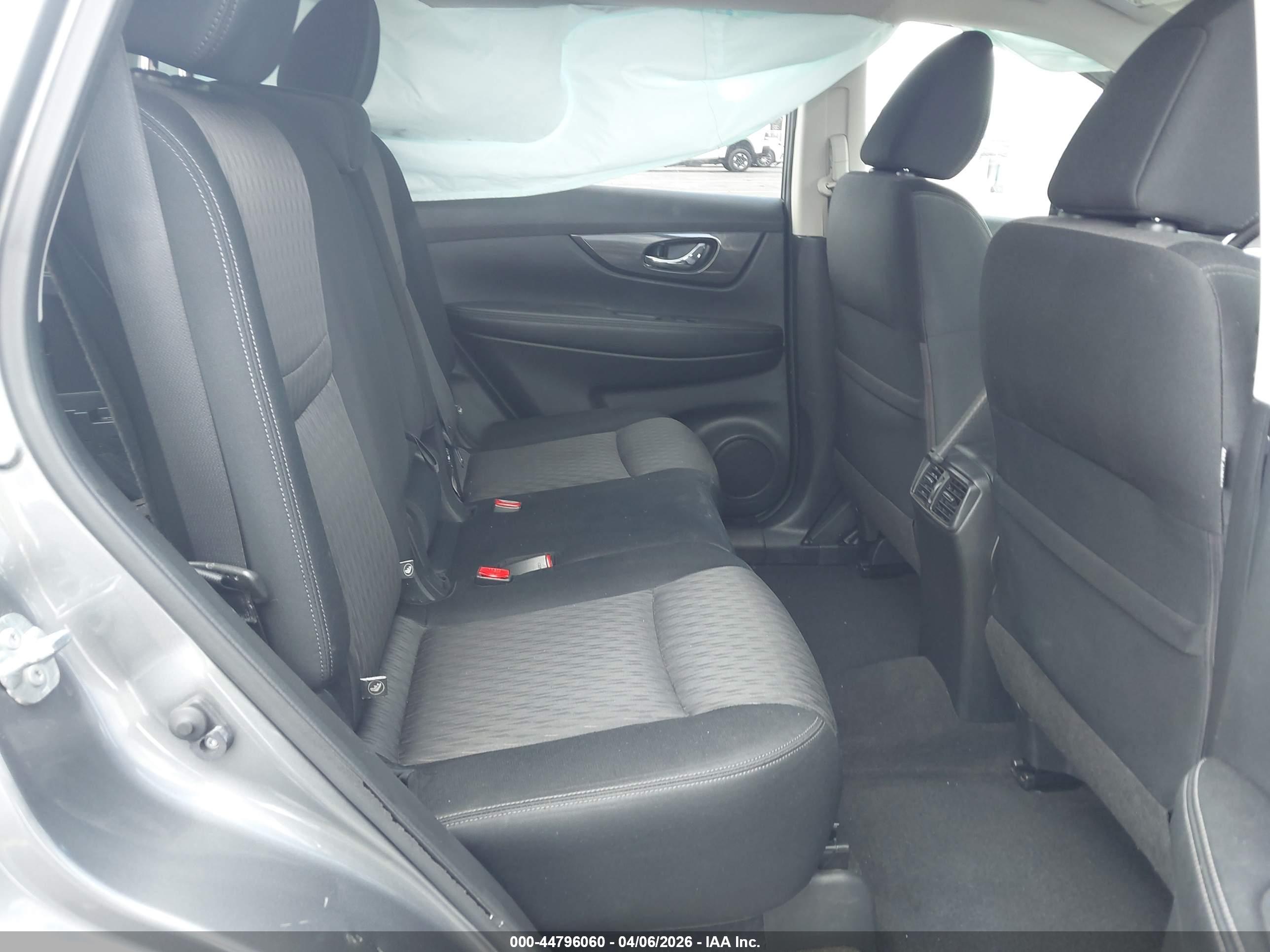 NISSAN ROGUE image 8
