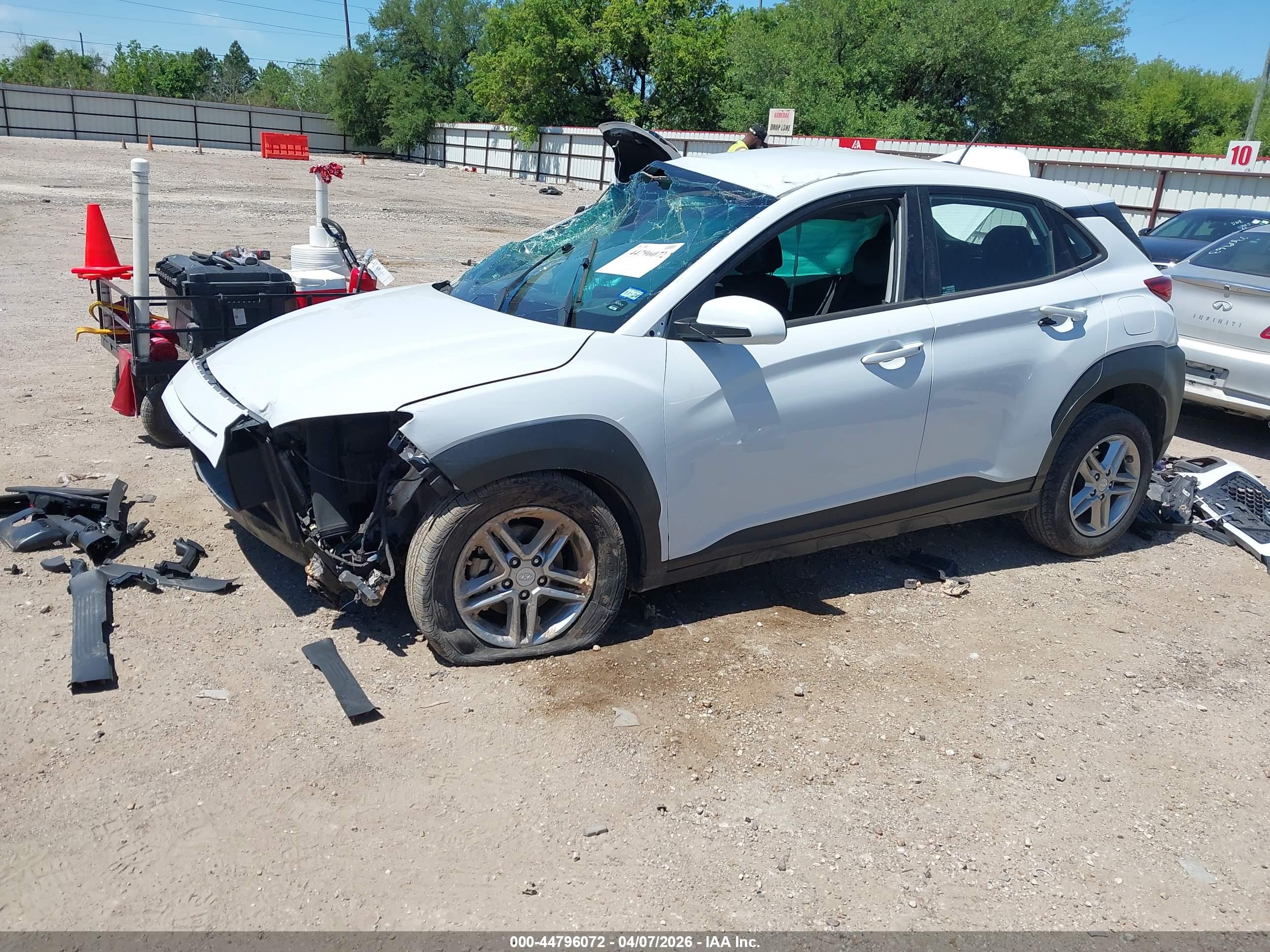 HYUNDAI KONA image 2