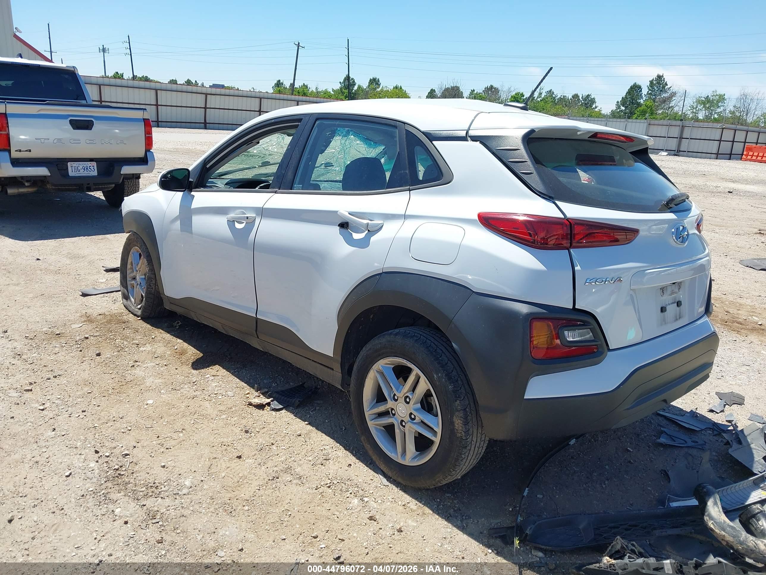 HYUNDAI KONA image 3