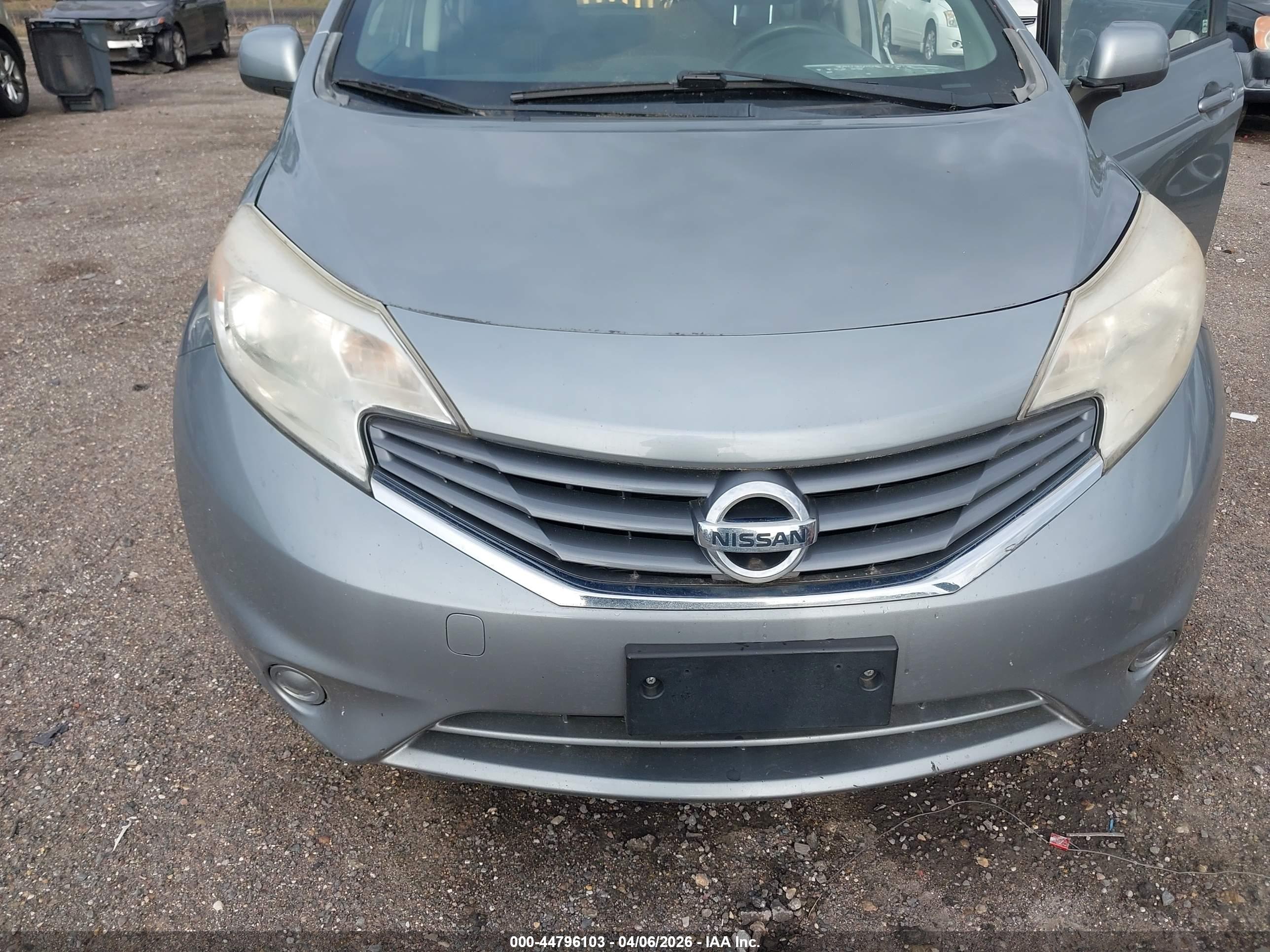 NISSAN VERSA image 6