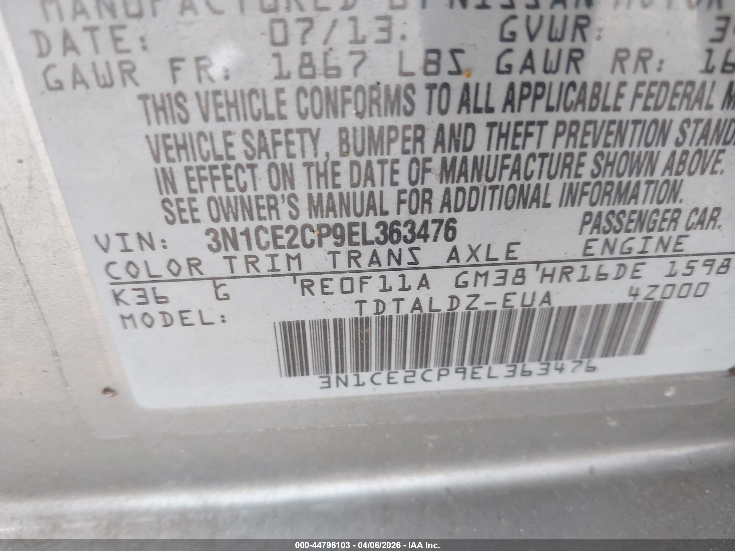 NISSAN VERSA image 9
