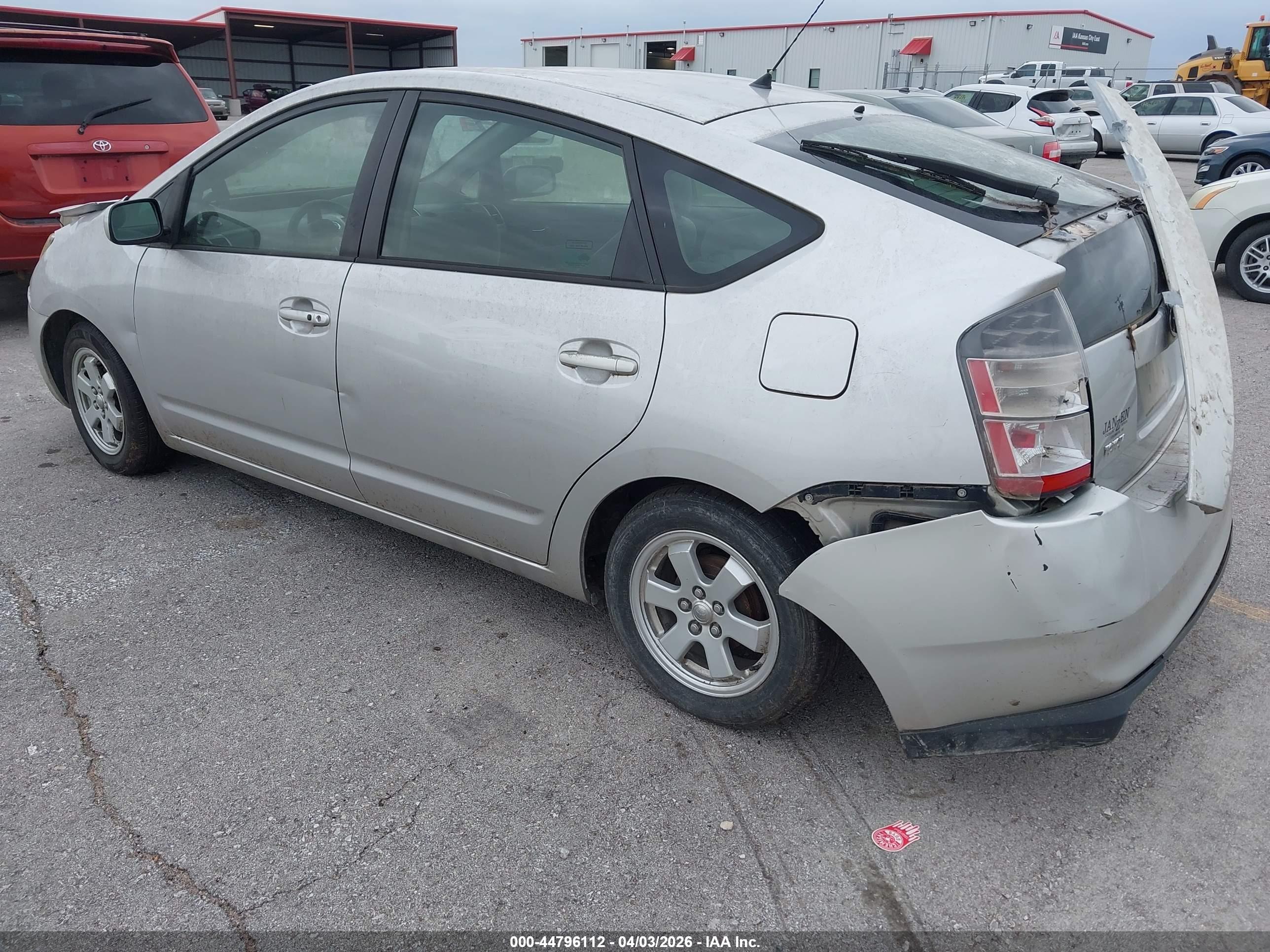 TOYOTA PRIUS image 3