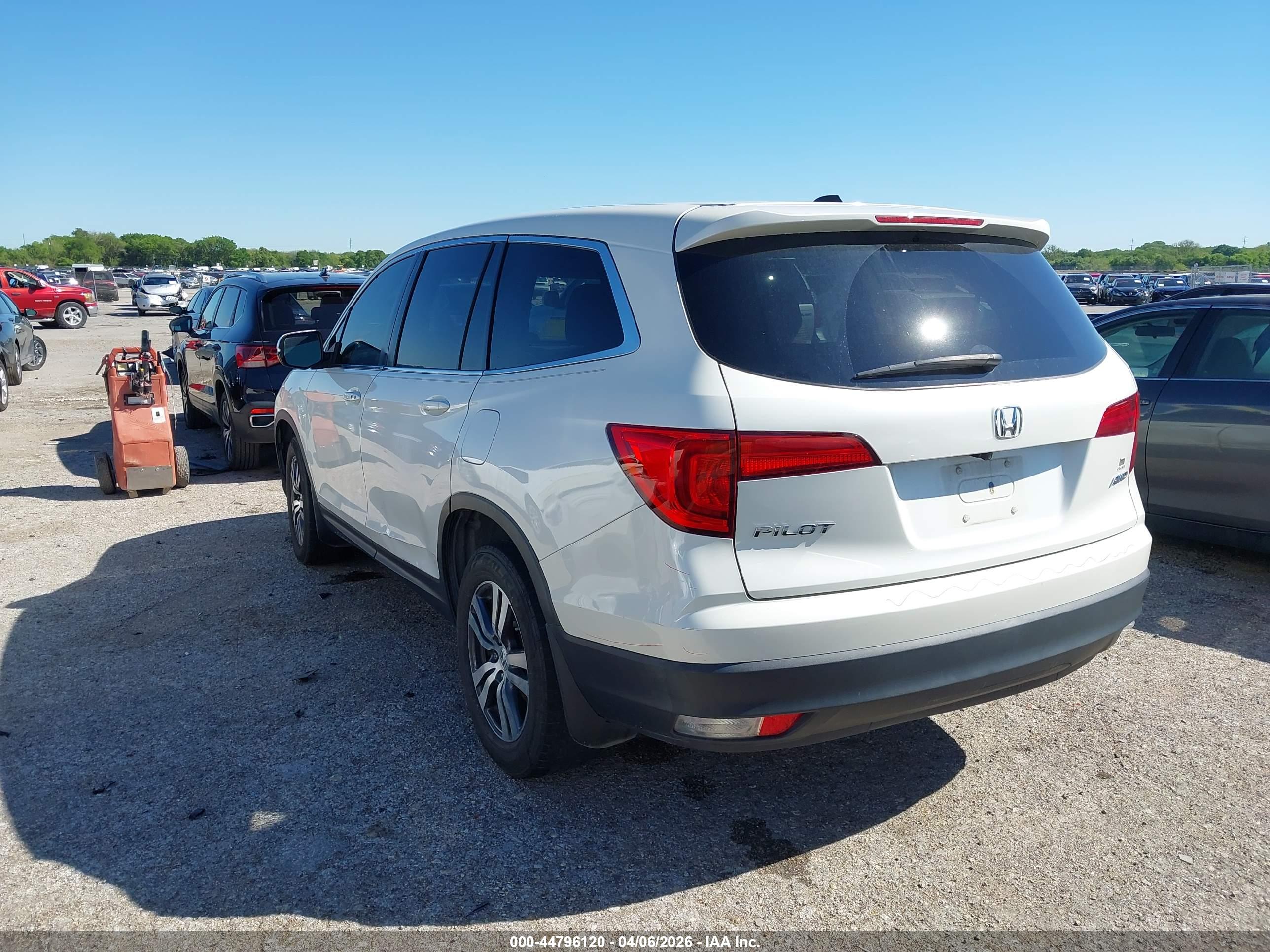 HONDA PILOT image 3