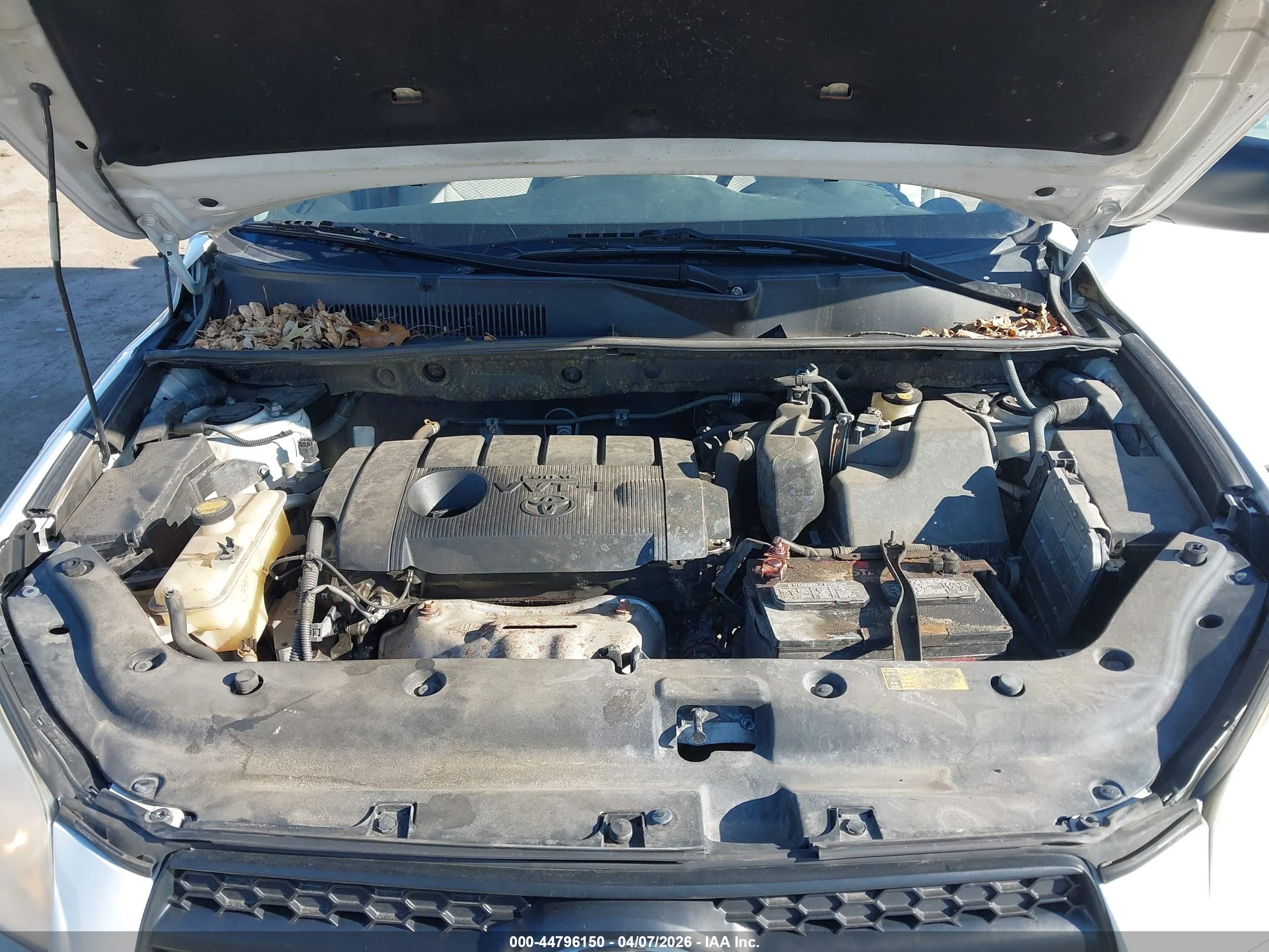 TOYOTA RAV4 image 10