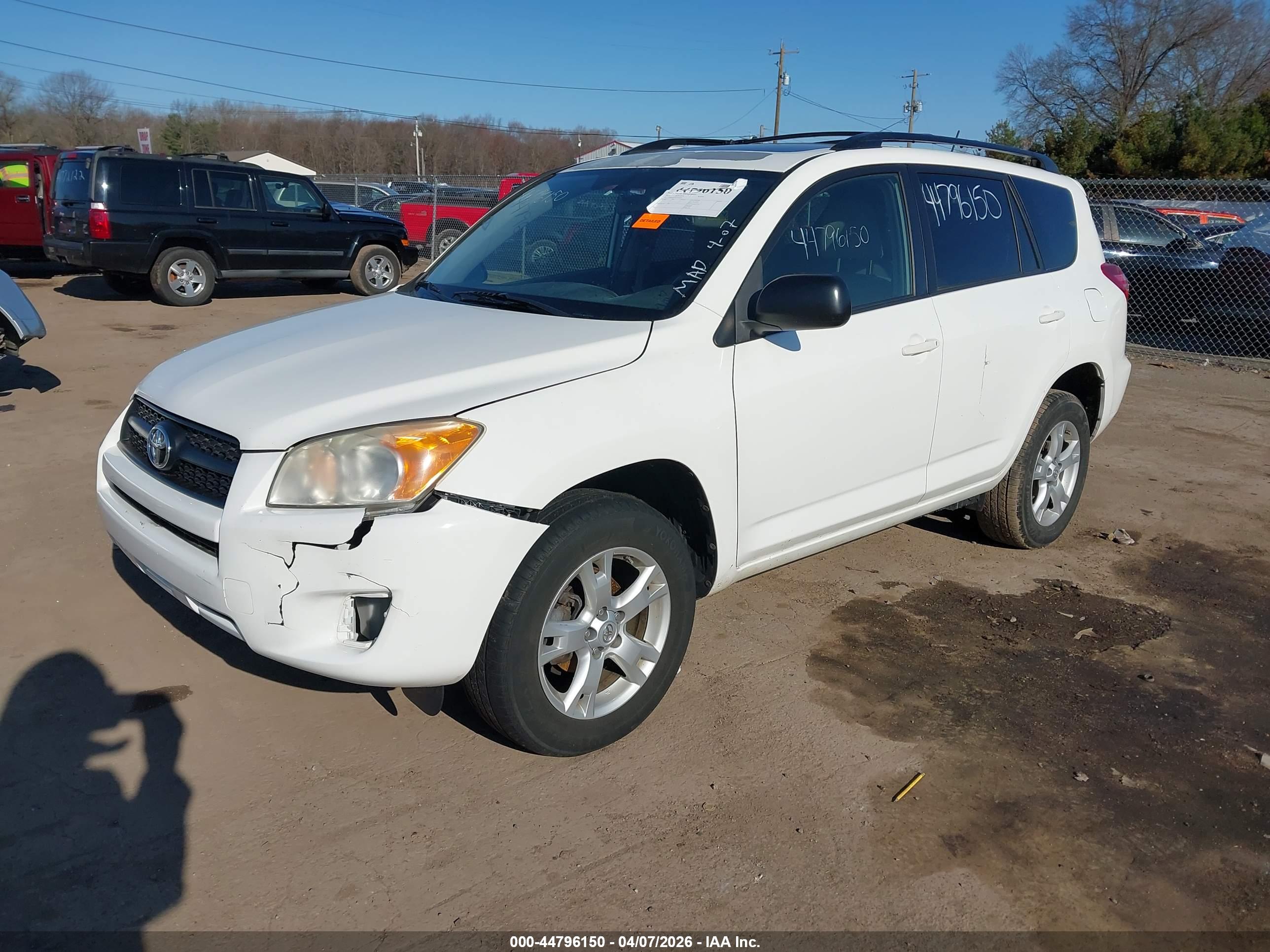 TOYOTA RAV4 image 2