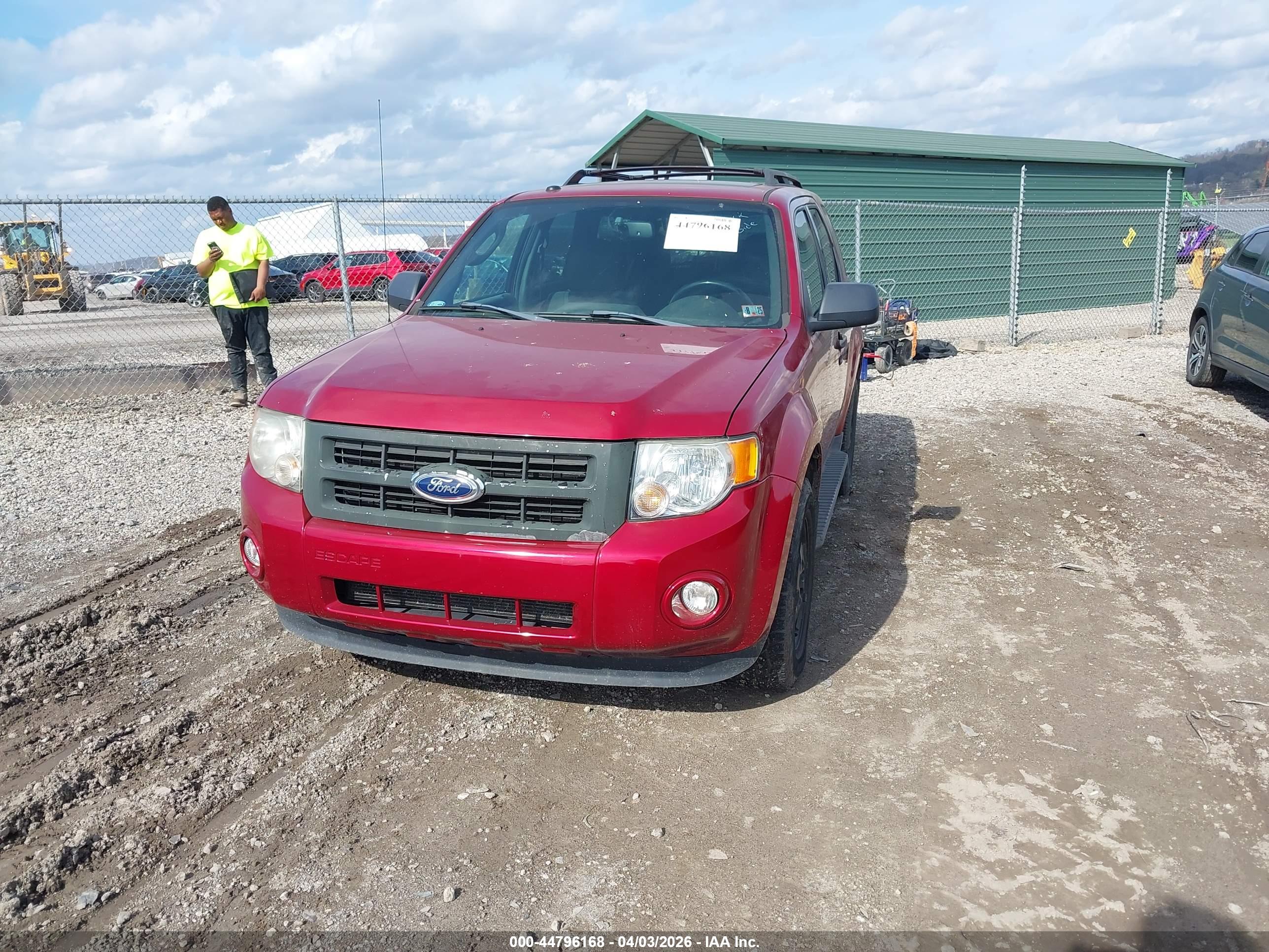 FORD ESCAPE image 2