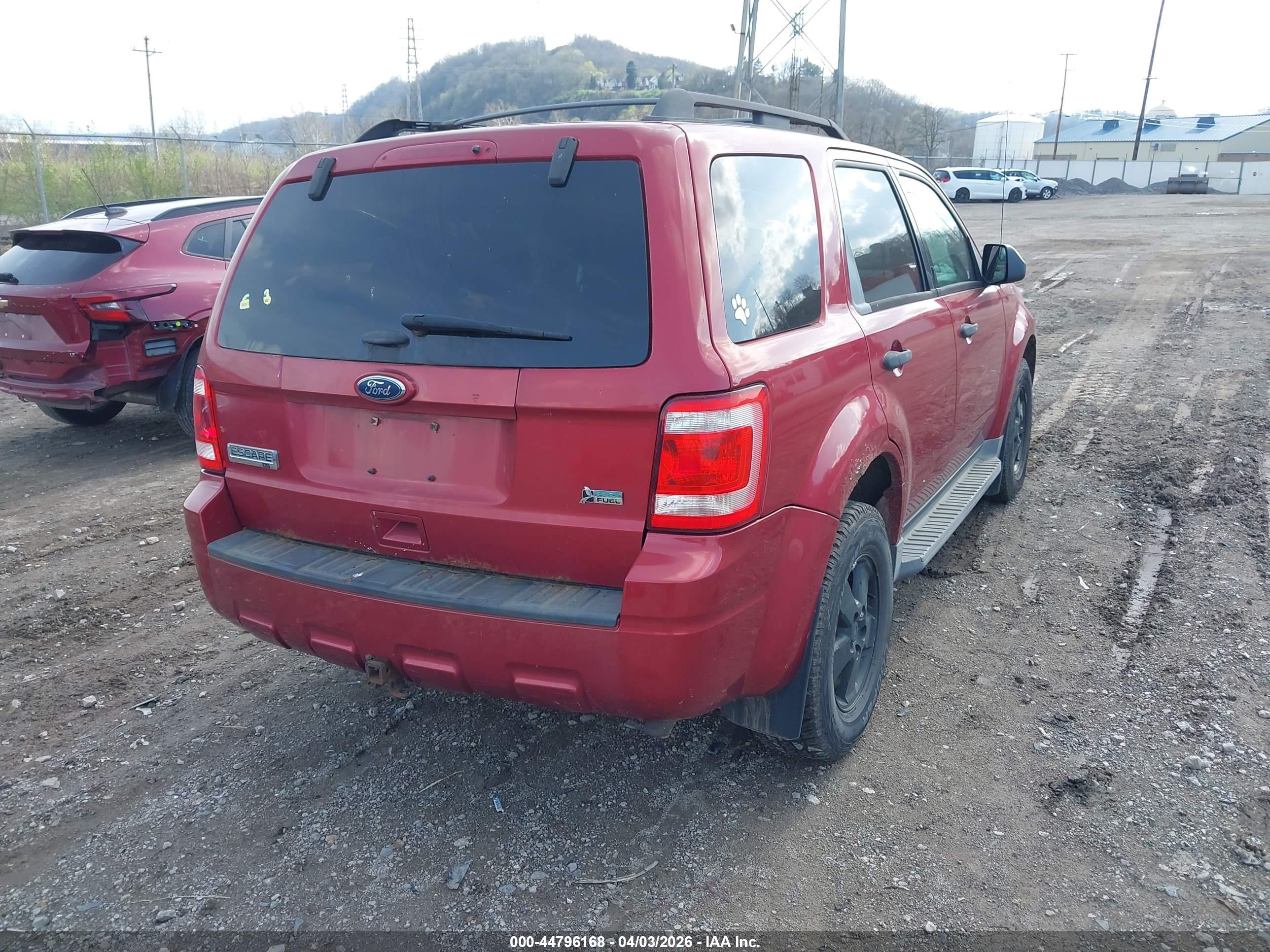 FORD ESCAPE image 4