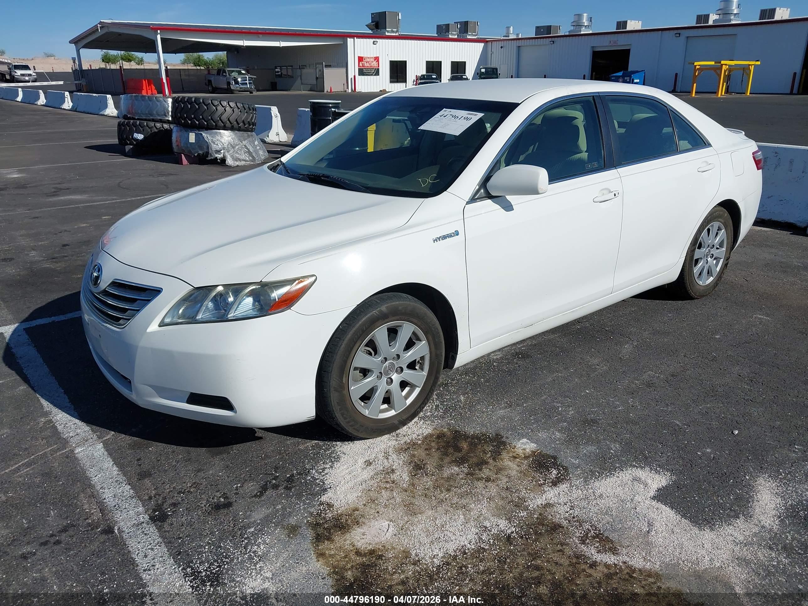 TOYOTA CAMRY image 2