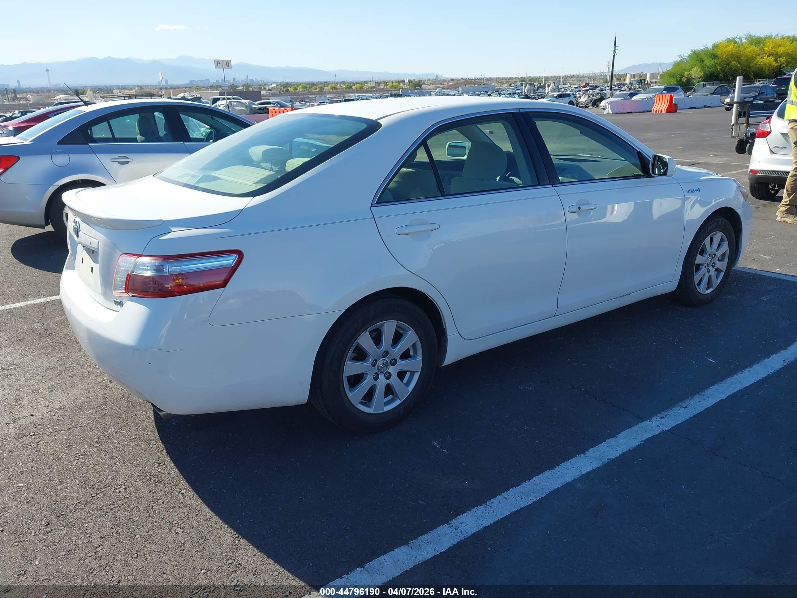 TOYOTA CAMRY image 4
