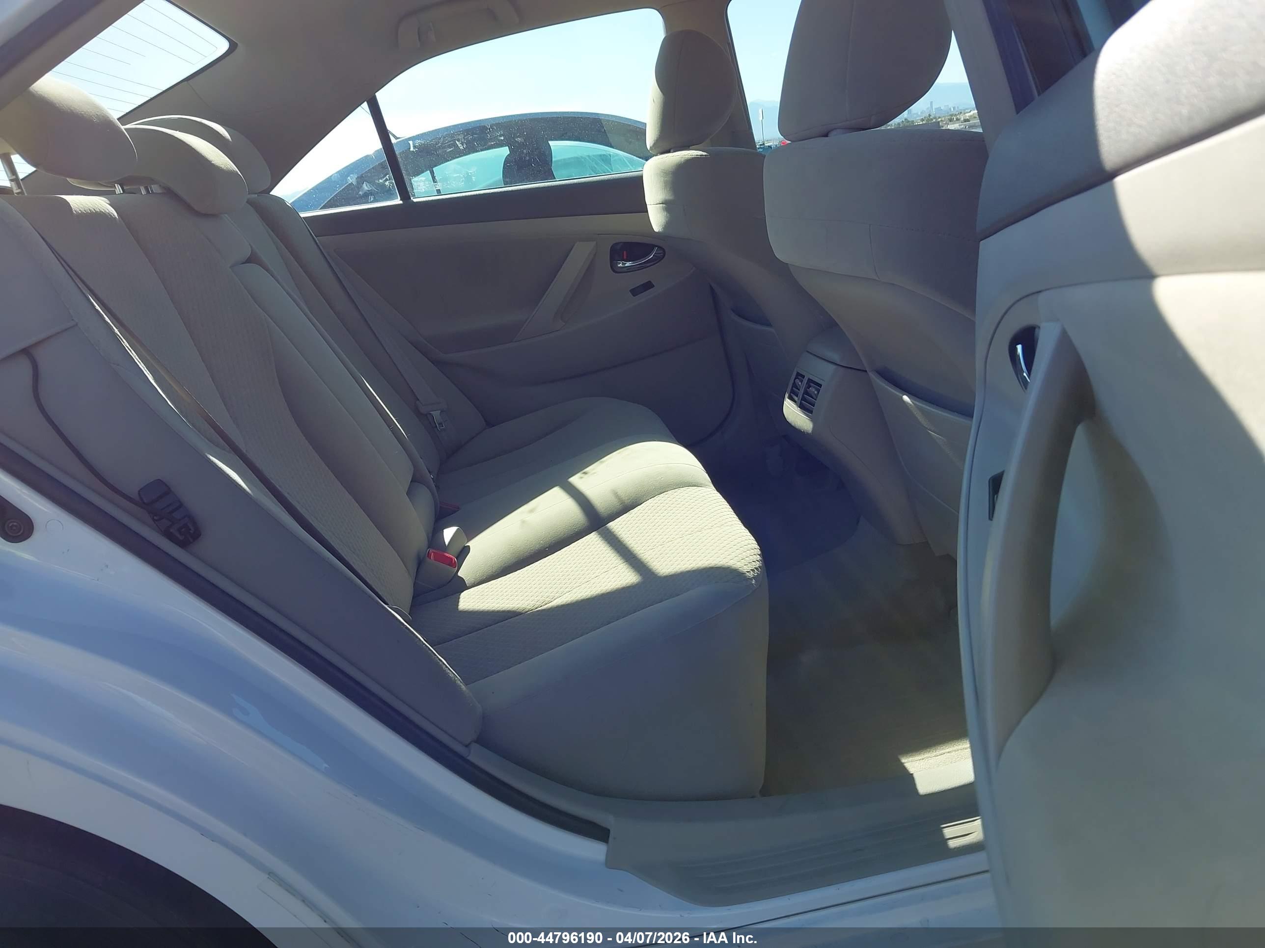 TOYOTA CAMRY image 8