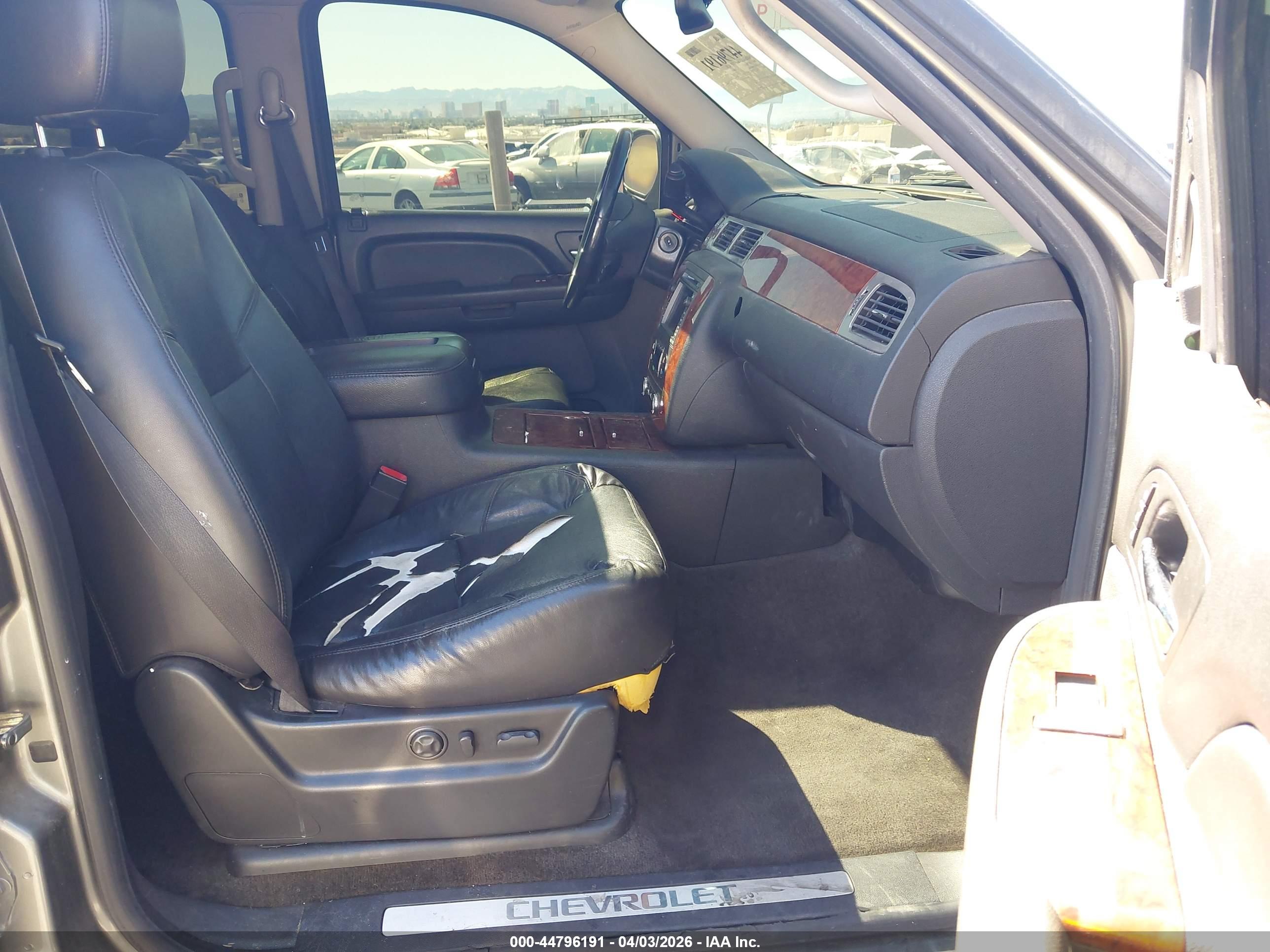 CHEVROLET TAHOE image 5