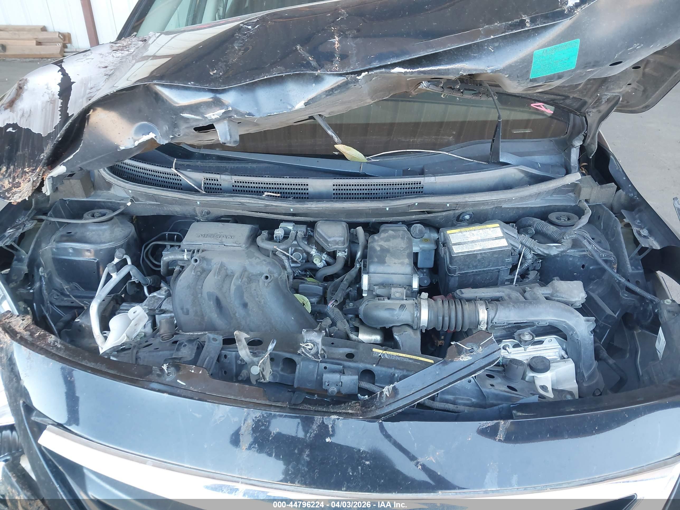 NISSAN VERSA image 10