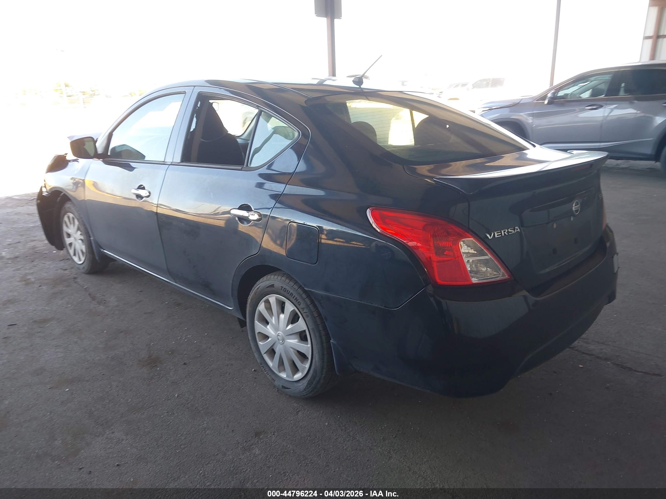 NISSAN VERSA image 3