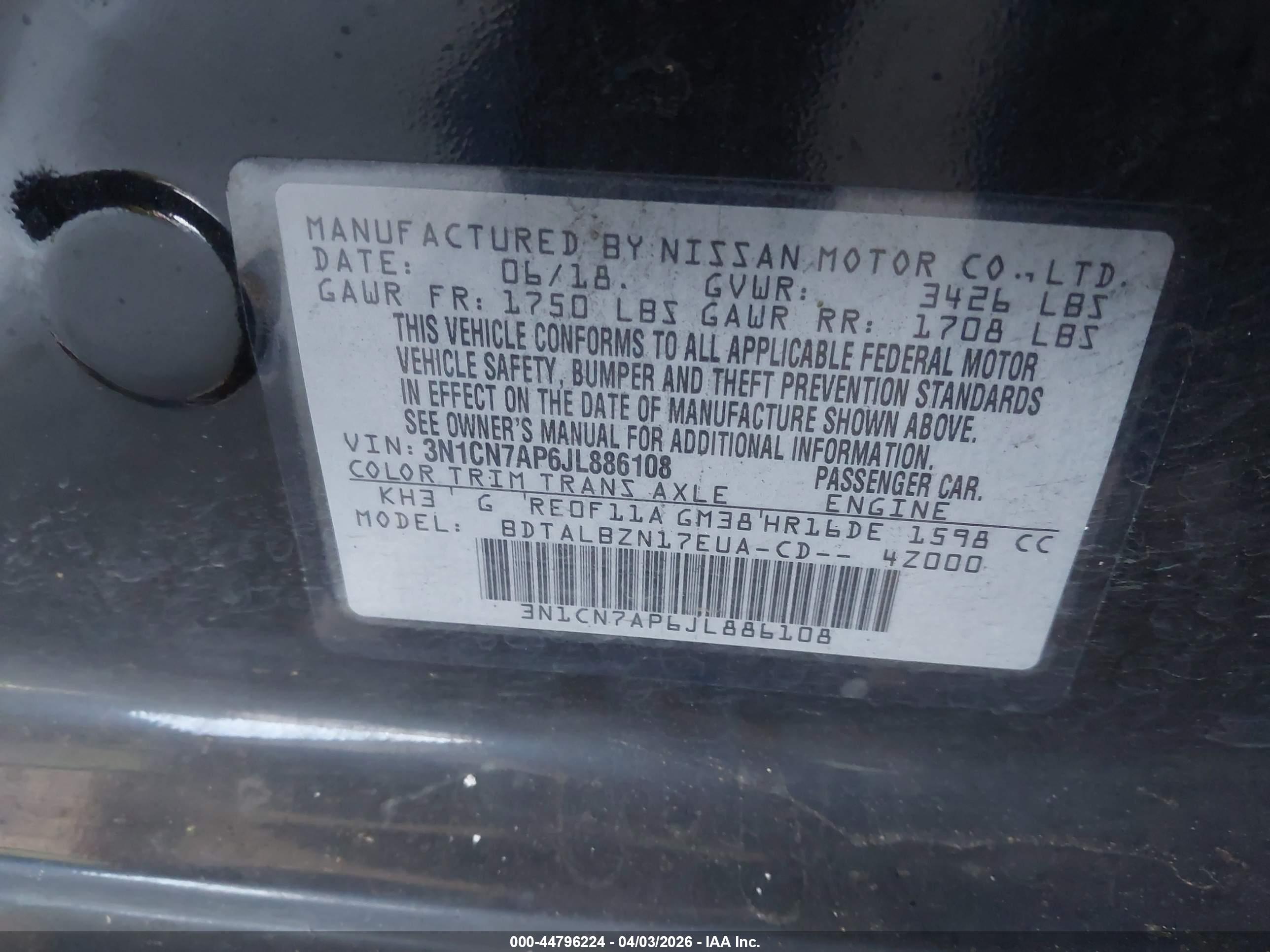 NISSAN VERSA image 9