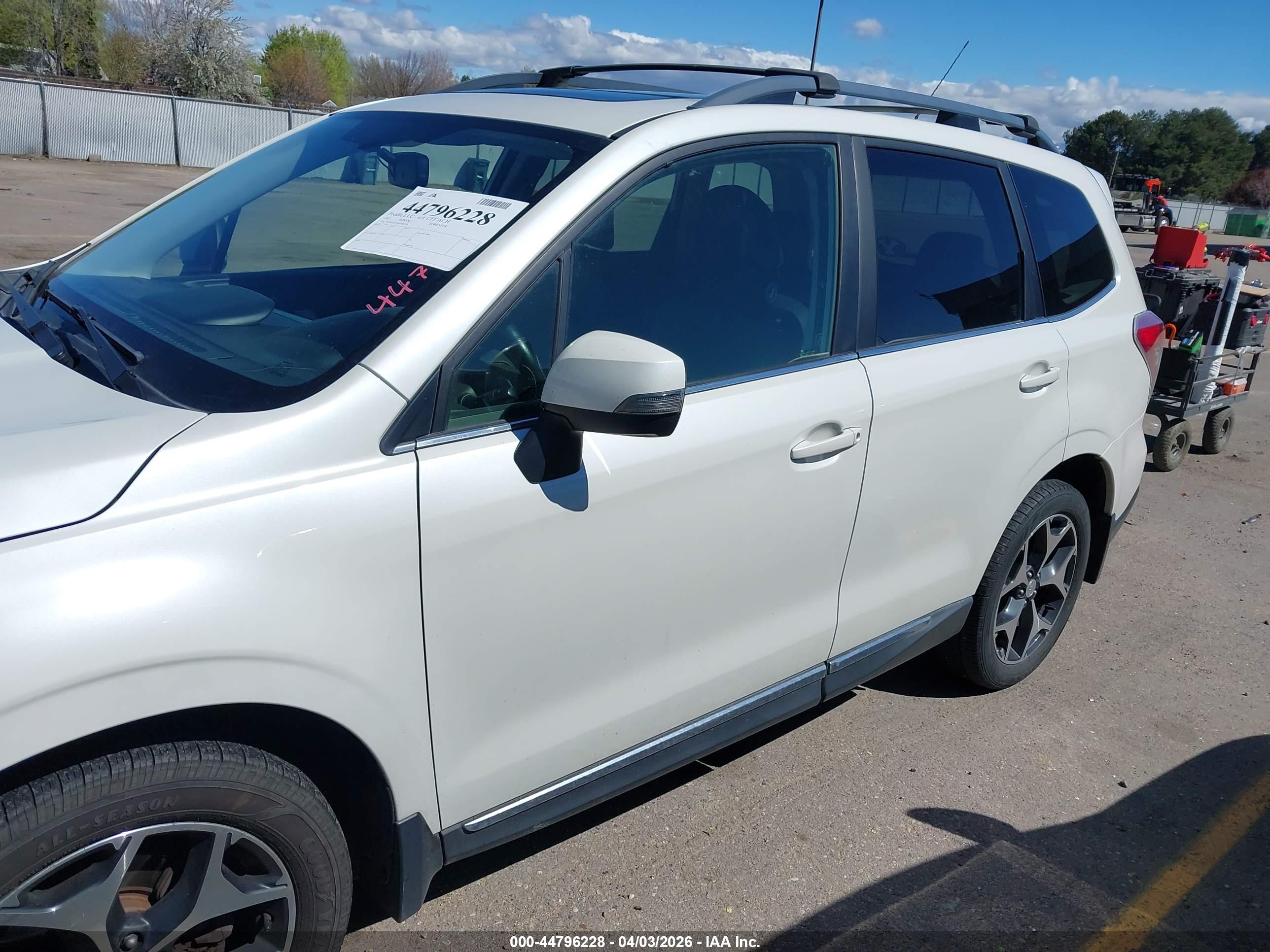 SUBARU FORESTER image 6