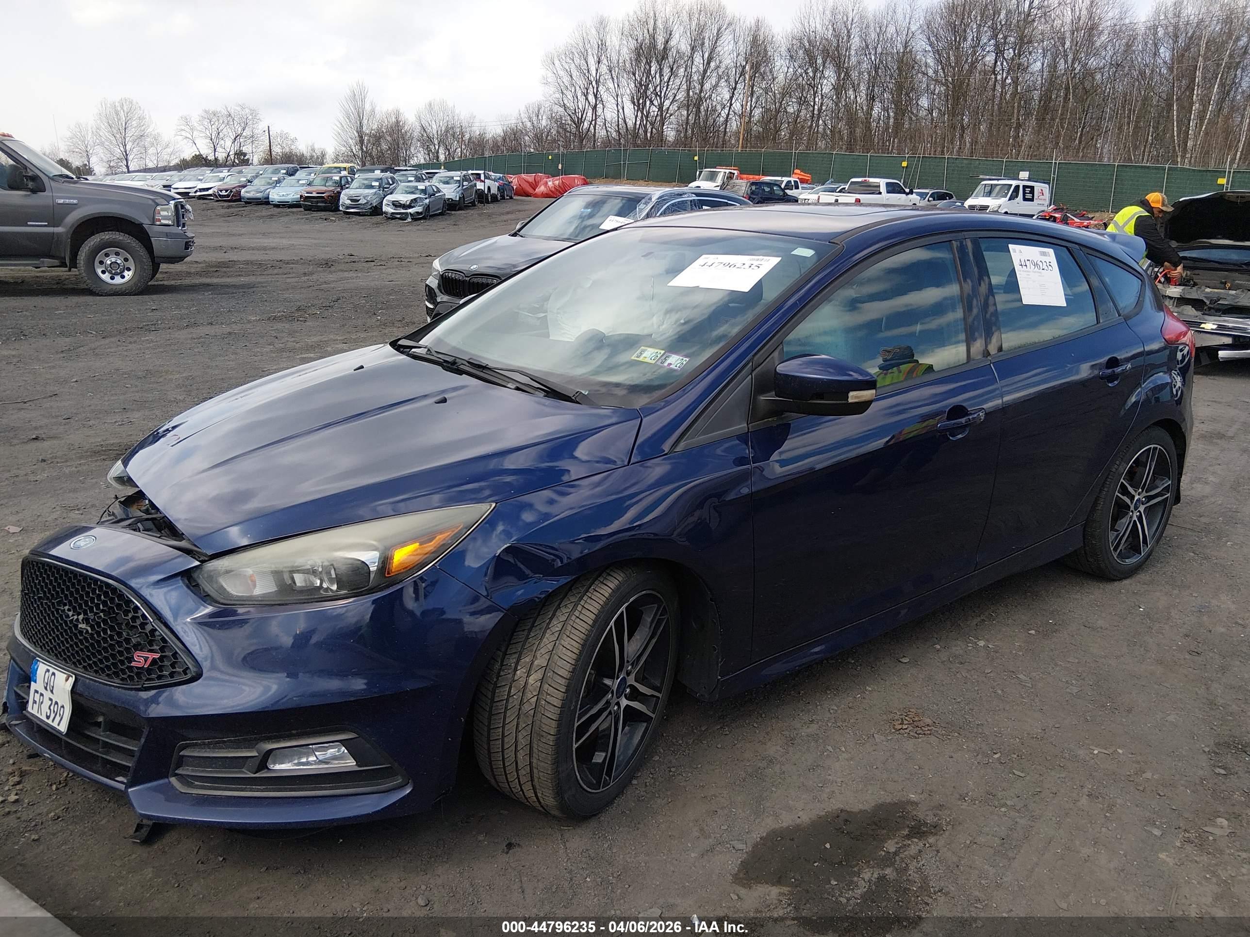 FORD FOCUS image 2
