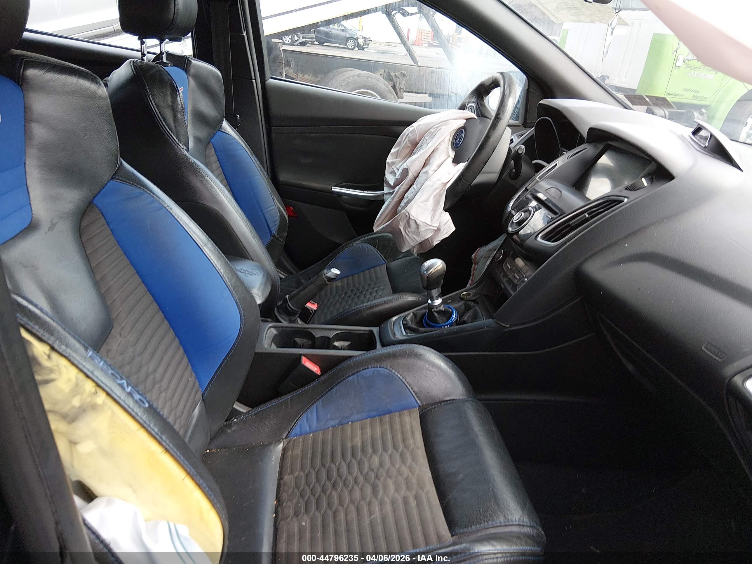 FORD FOCUS image 5