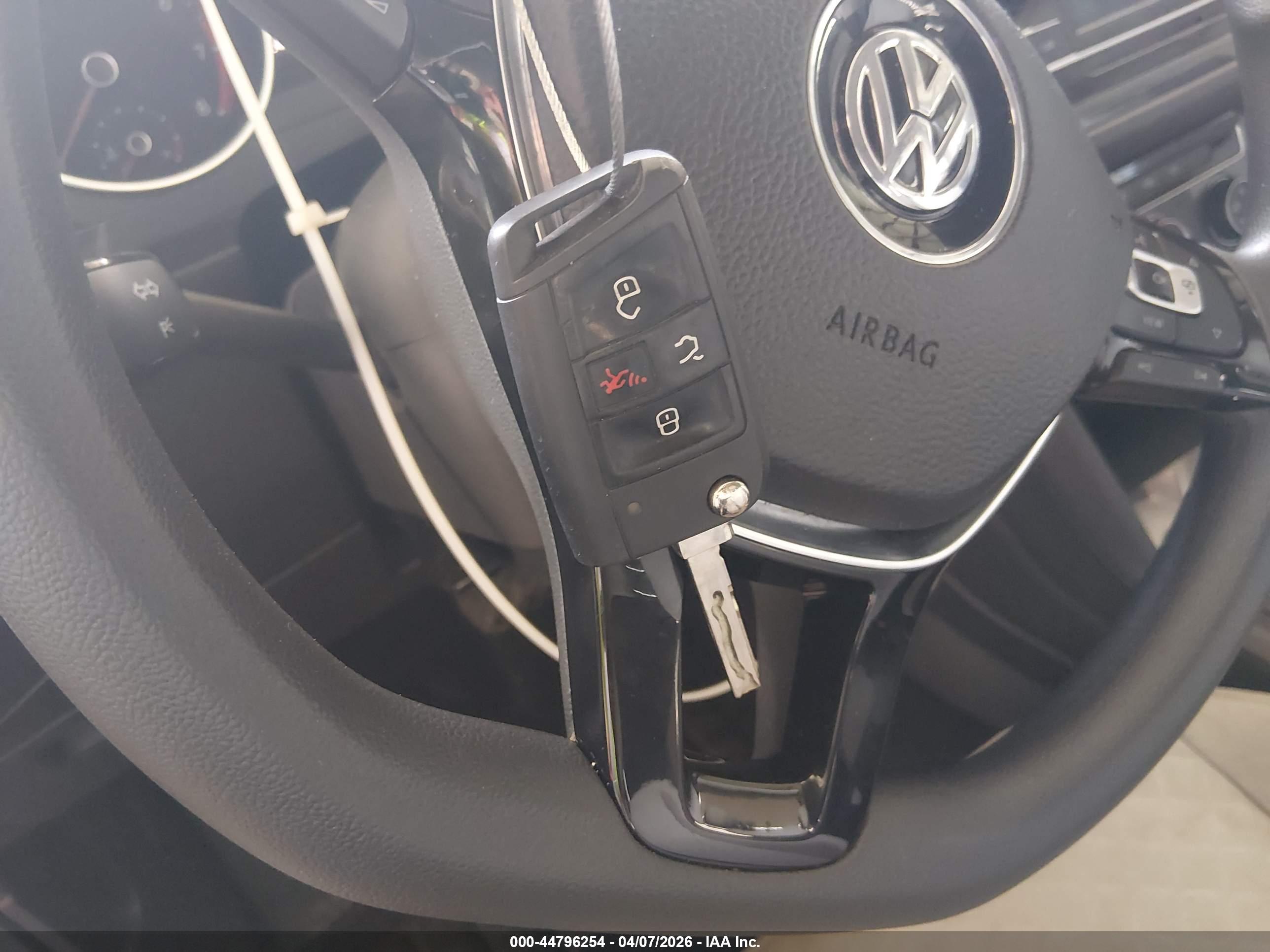 VOLKSWAGEN TIGUAN image 11