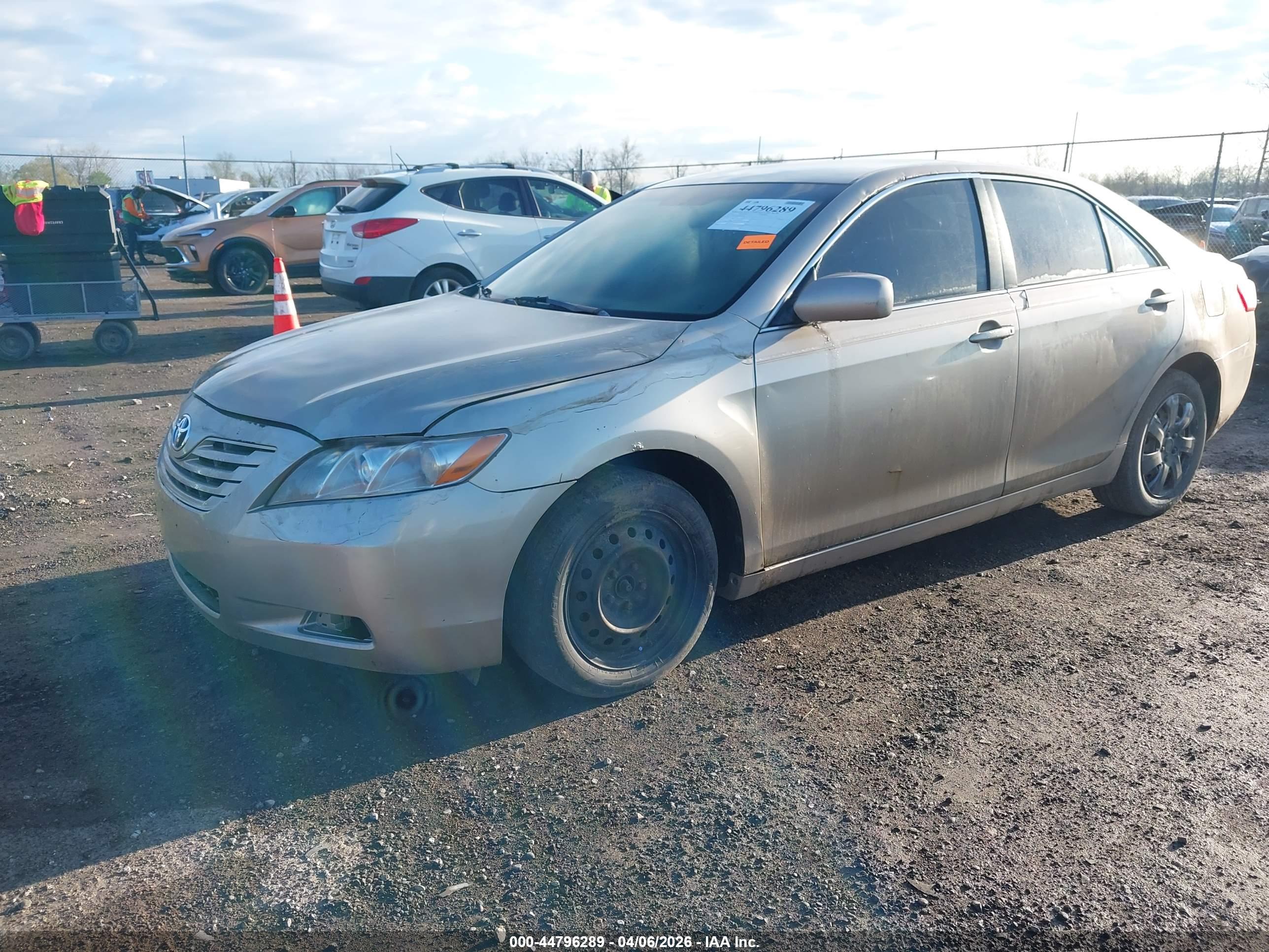 TOYOTA CAMRY image 2