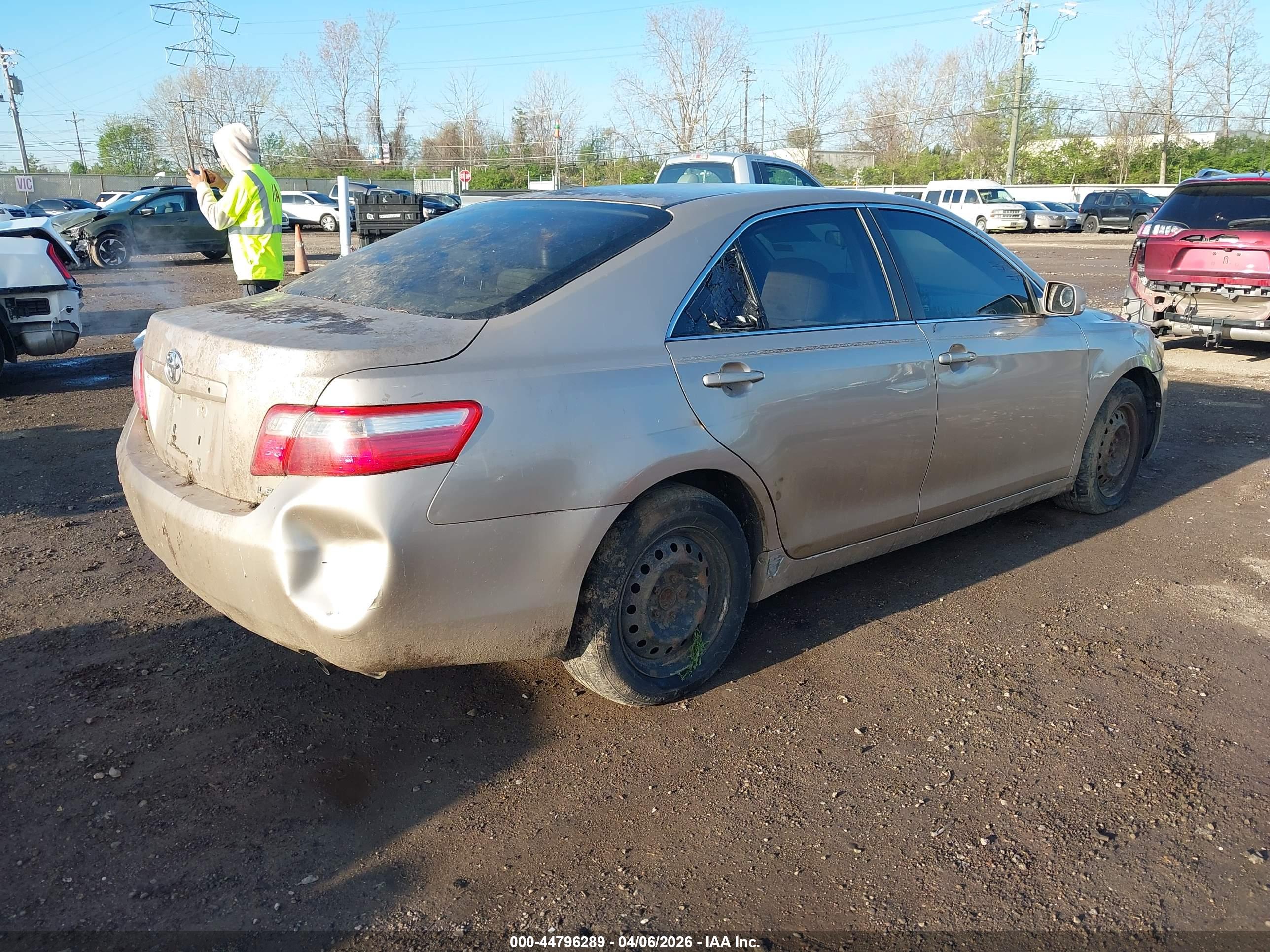 TOYOTA CAMRY image 4
