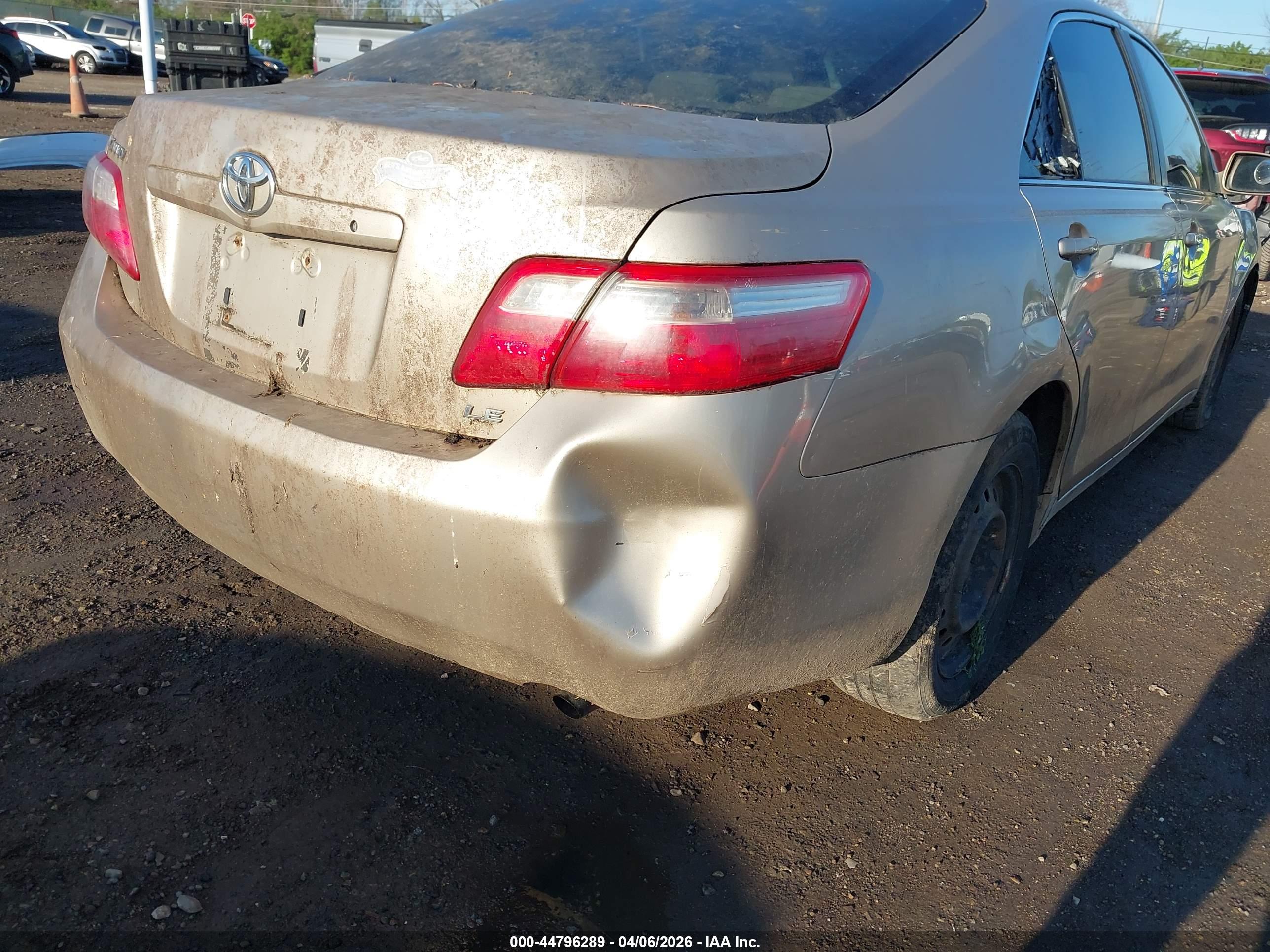 TOYOTA CAMRY image 6