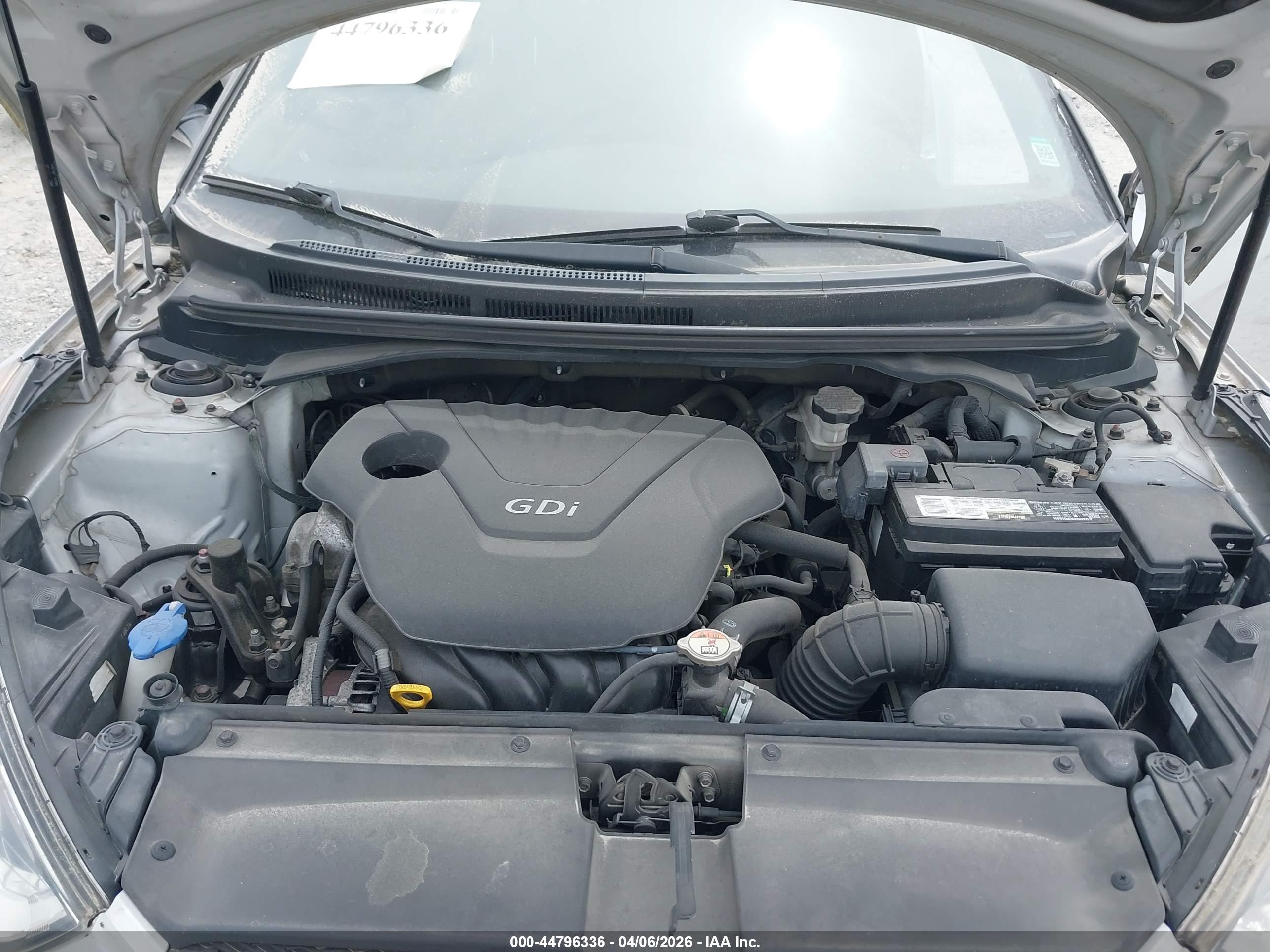 HYUNDAI VELOSTER image 10