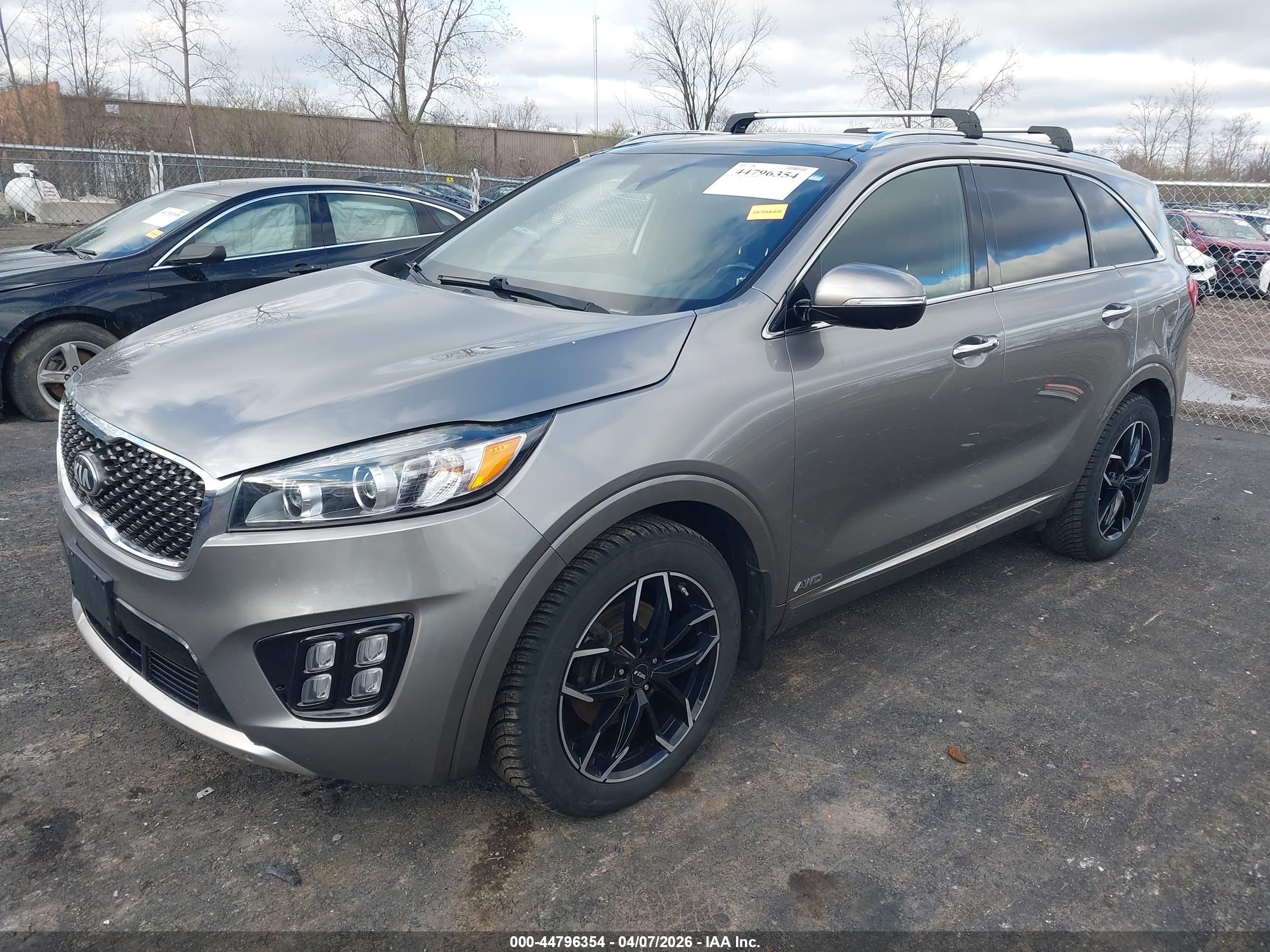 KIA SORENTO image 2