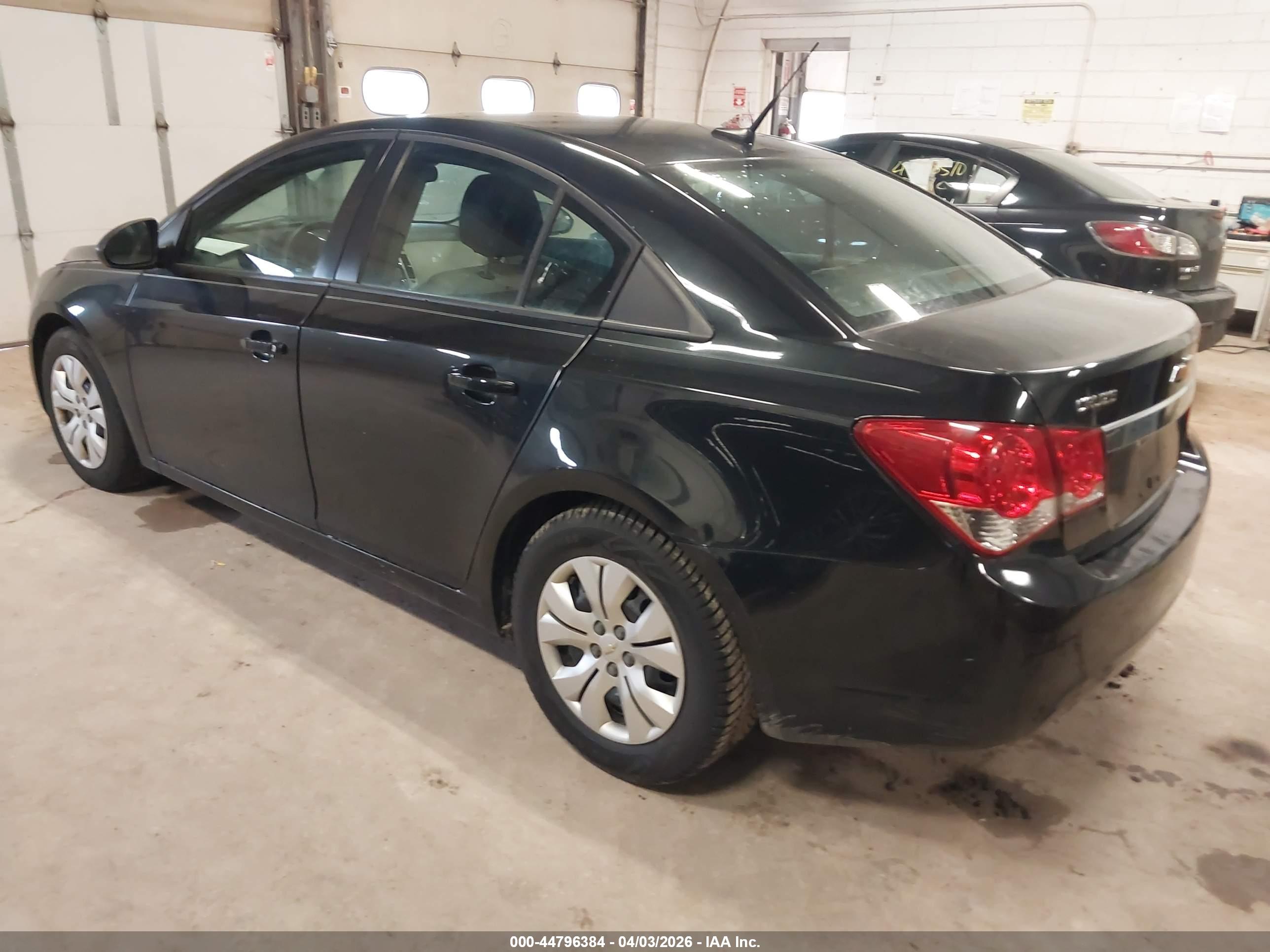 CHEVROLET CRUZE image 3