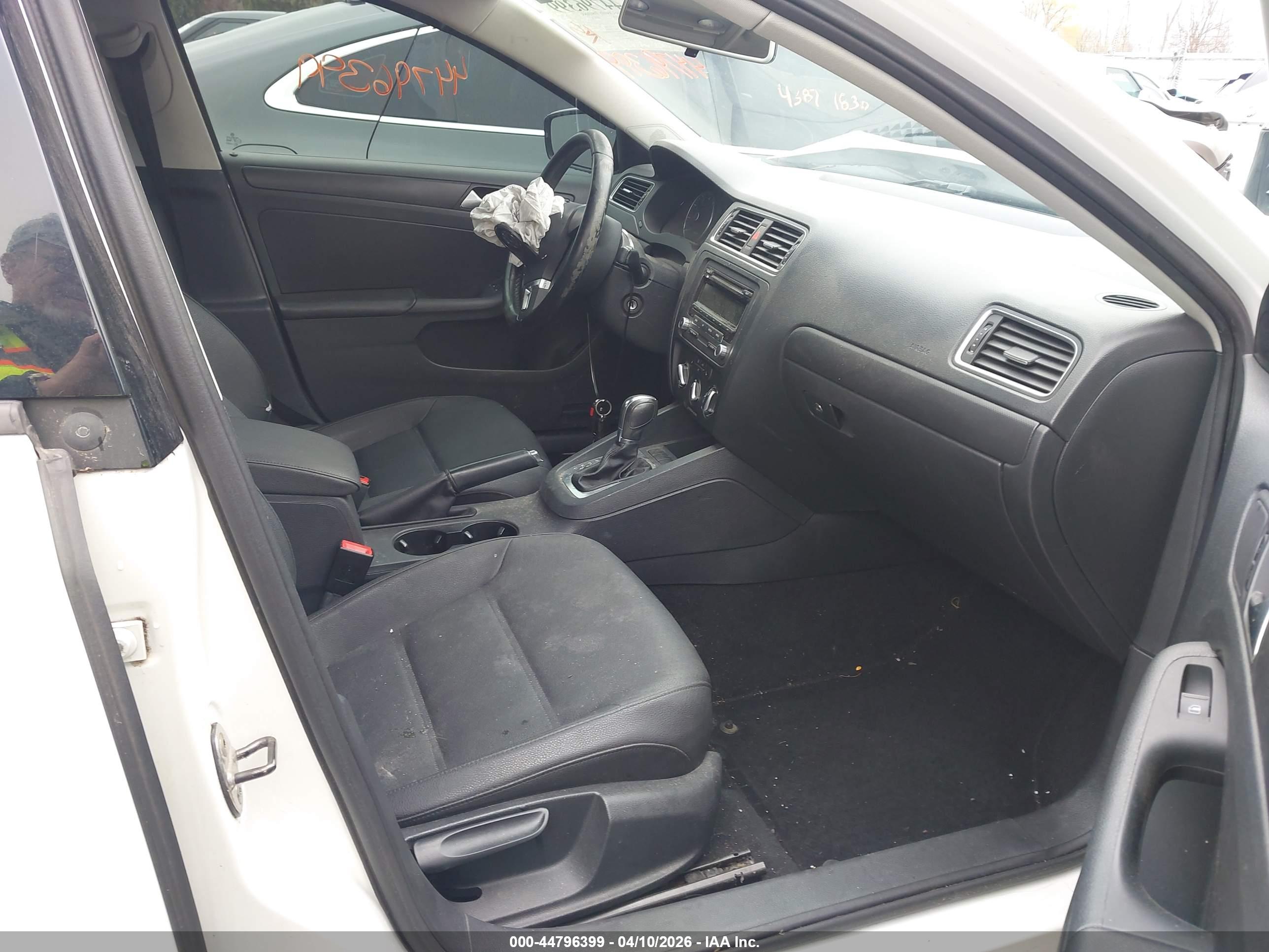 VOLKSWAGEN JETTA image 5