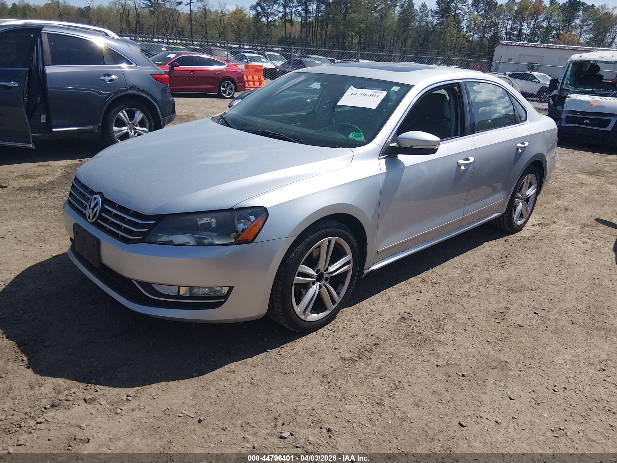 VOLKSWAGEN PASSAT image 2