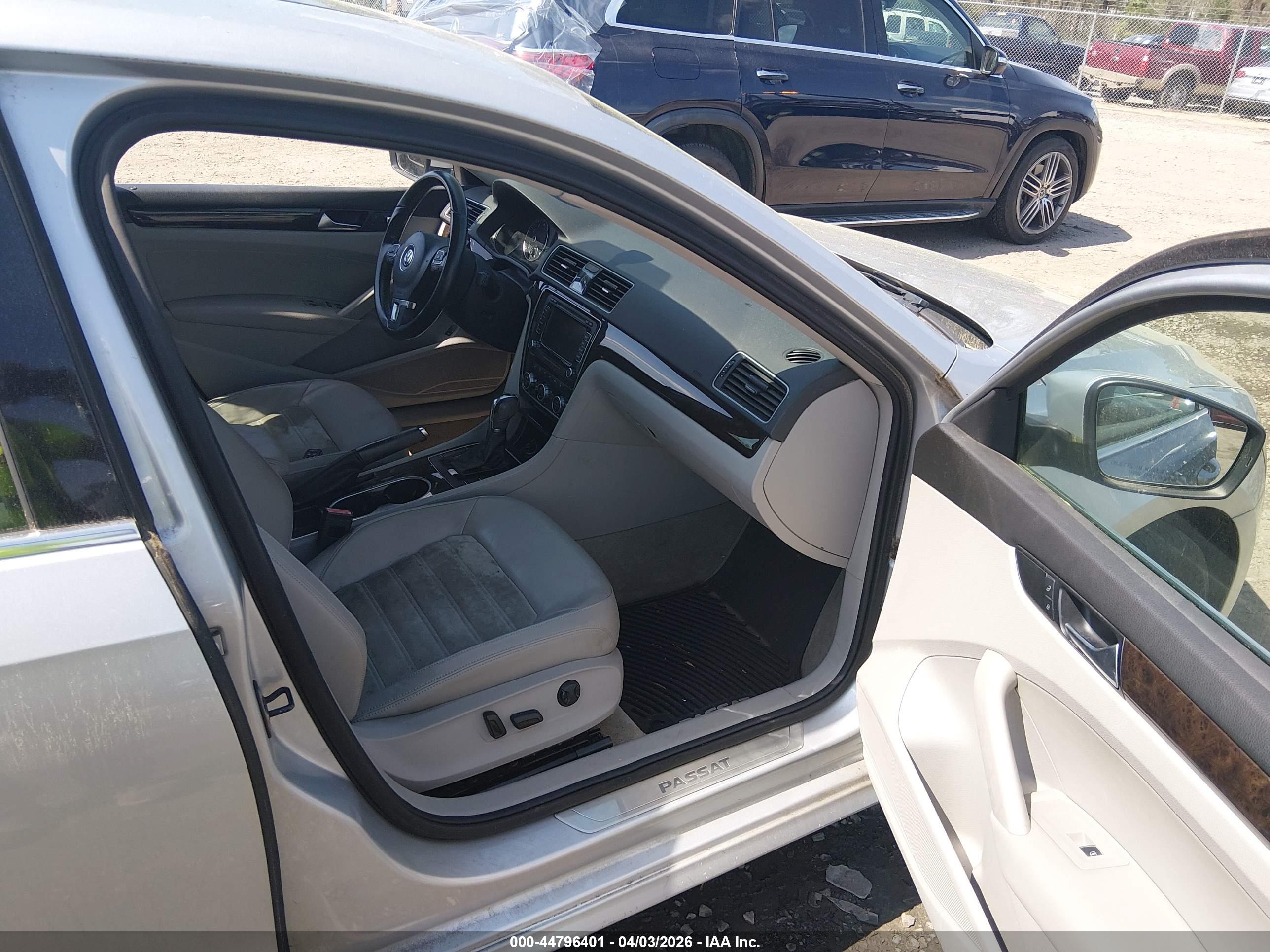 VOLKSWAGEN PASSAT image 5