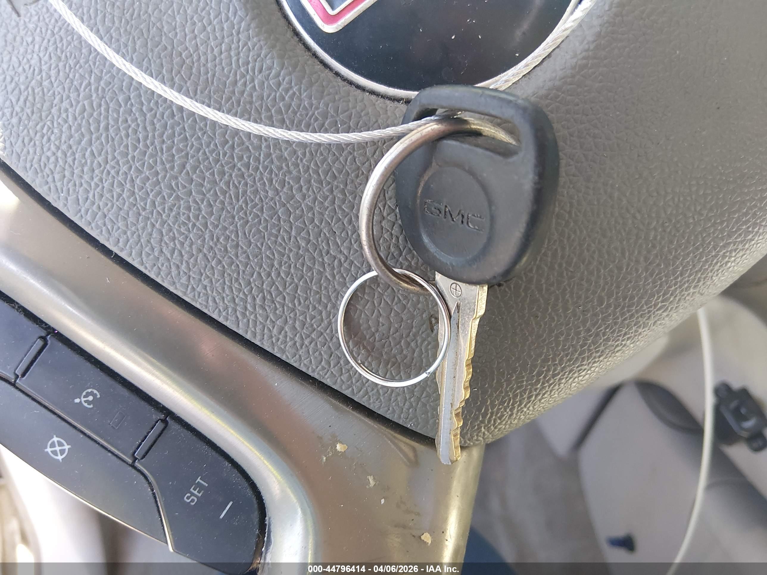 GMC YUKON image 11