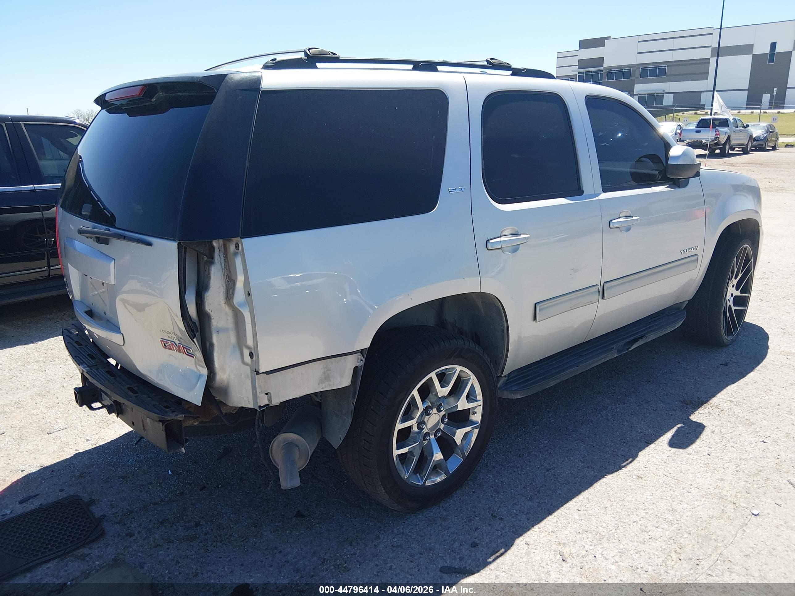 GMC YUKON image 4