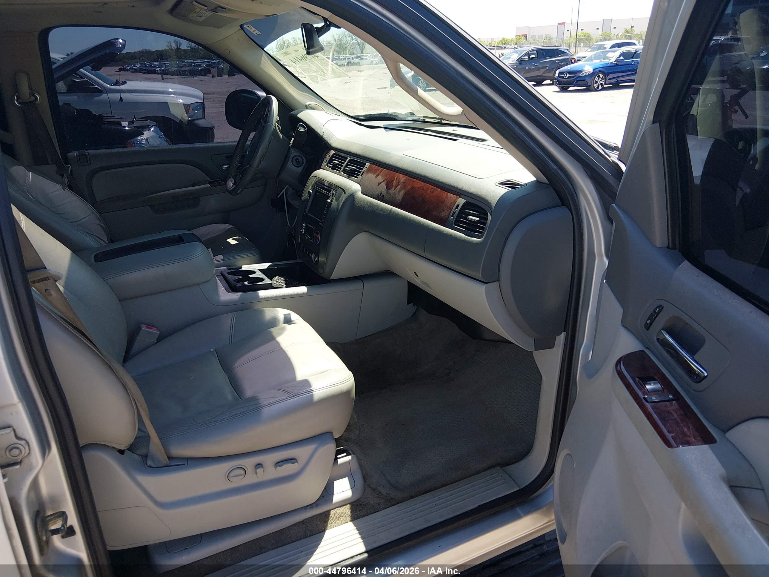 GMC YUKON image 5