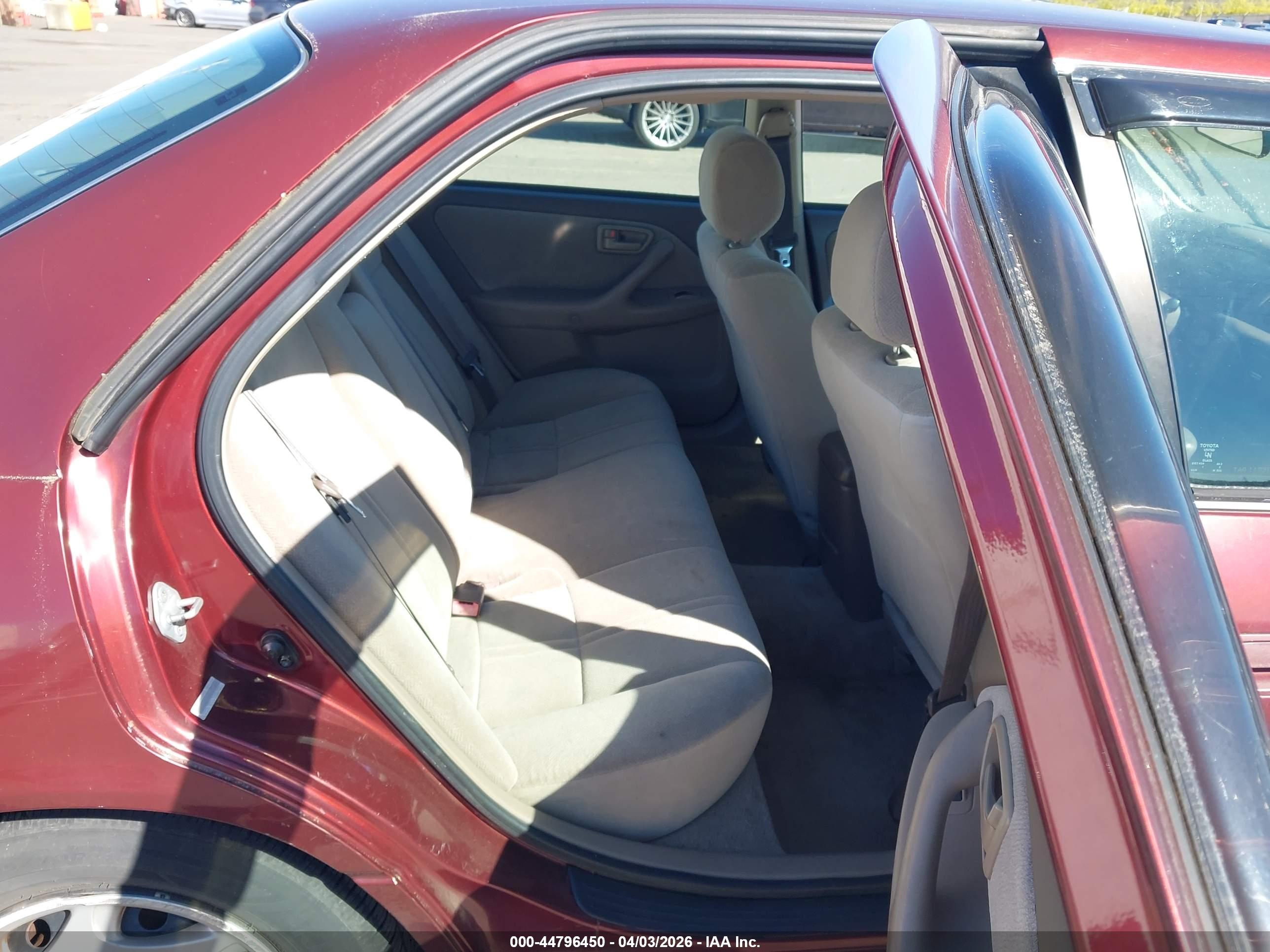 TOYOTA CAMRY image 8