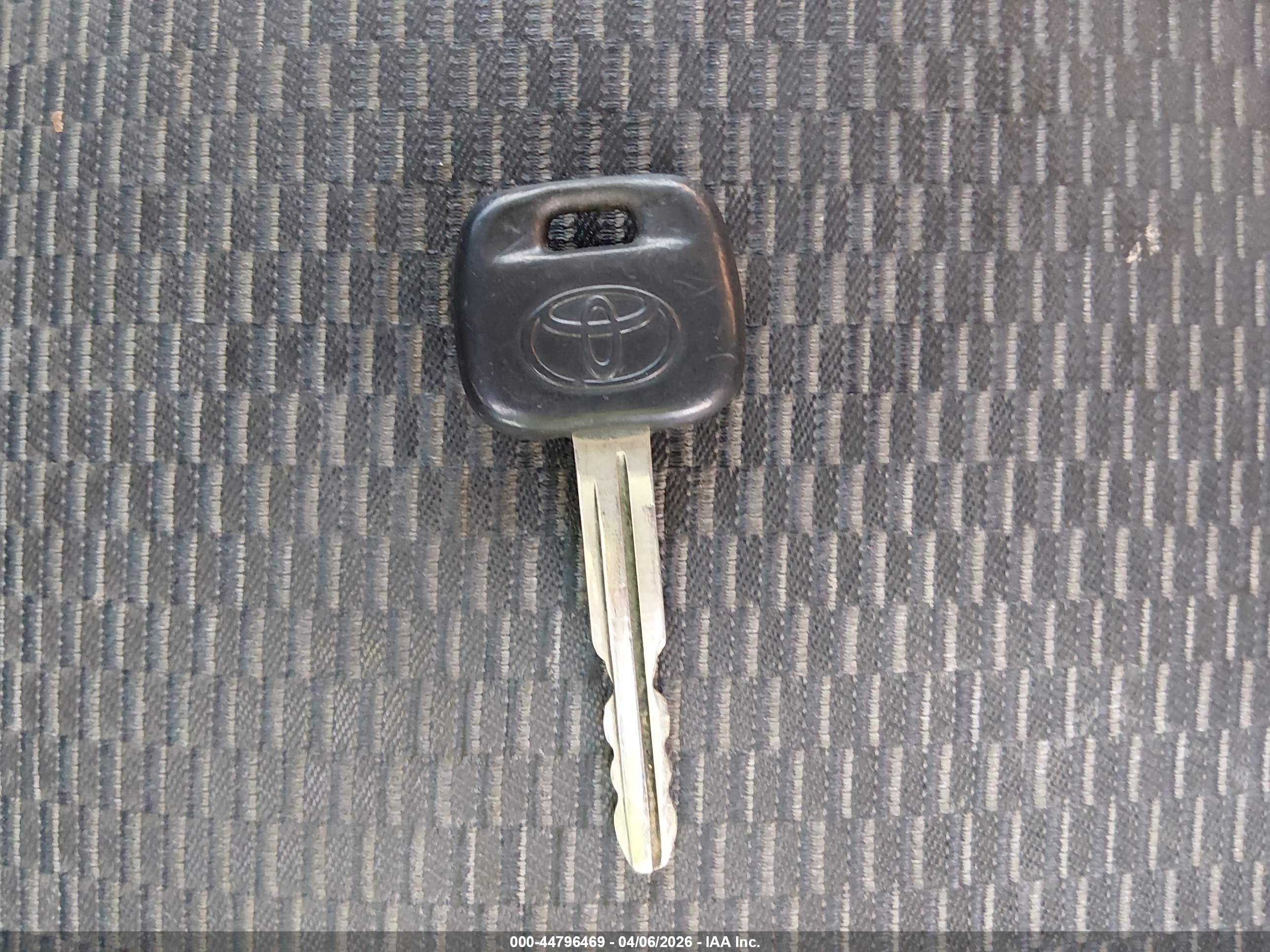 TOYOTA RAV4 image 11