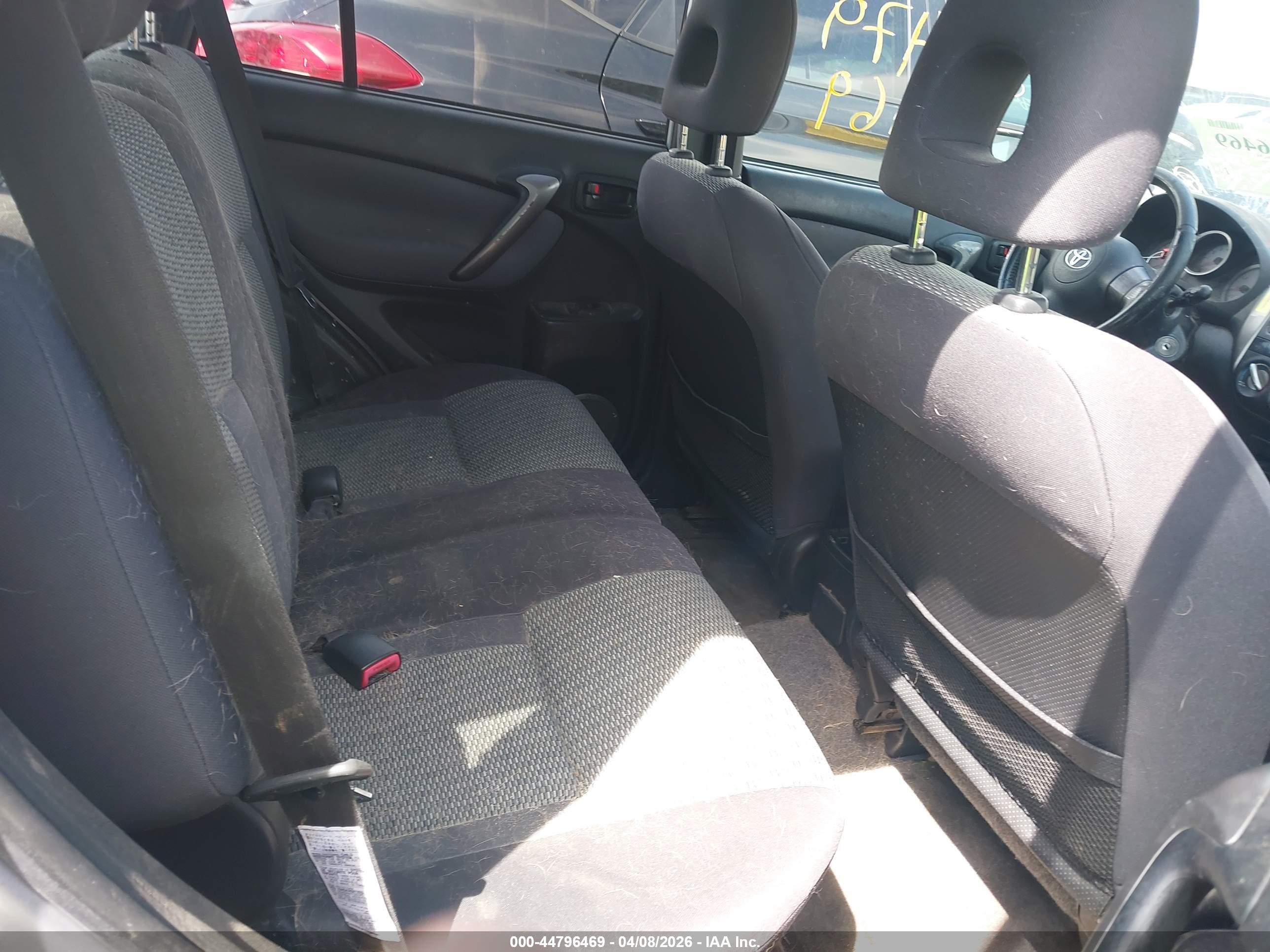 TOYOTA RAV4 image 8