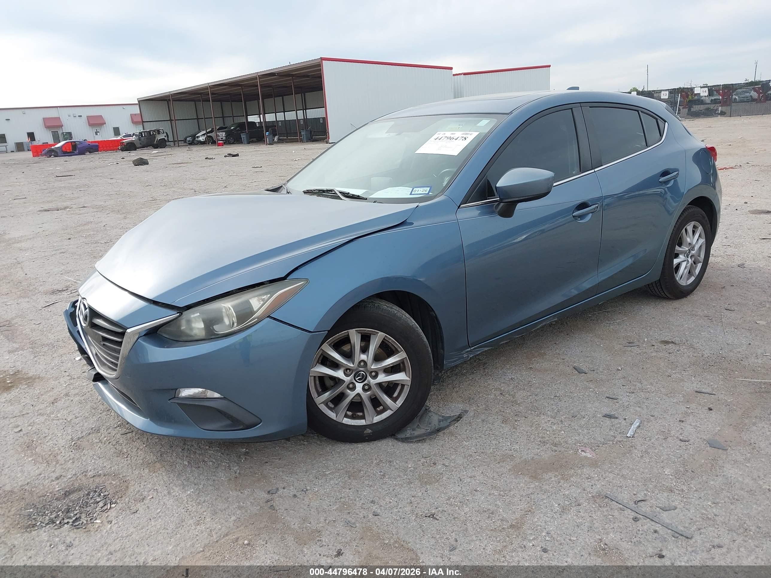 MAZDA MAZDA3 image 2