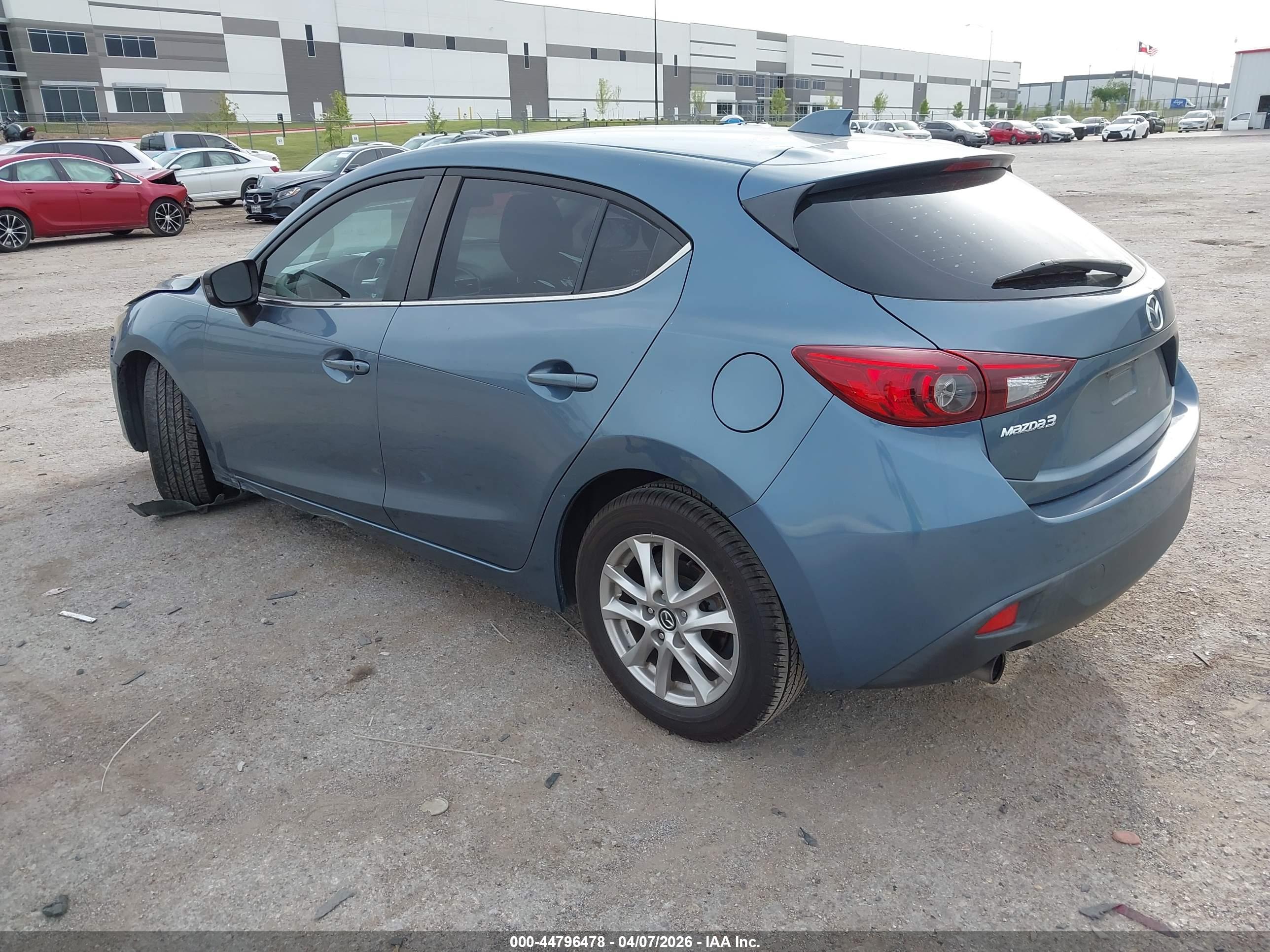 MAZDA MAZDA3 image 3