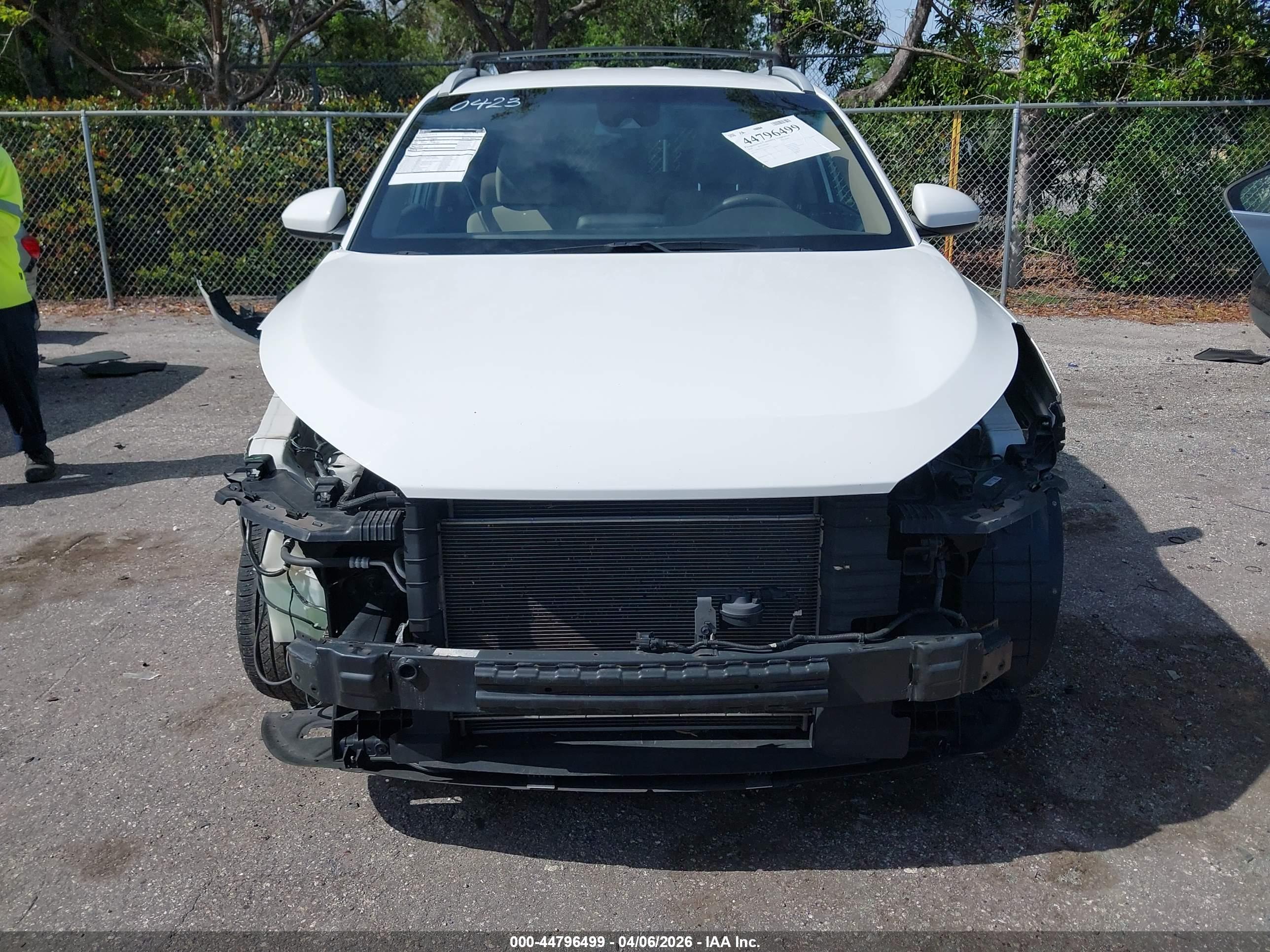 HYUNDAI TUCSON image 6