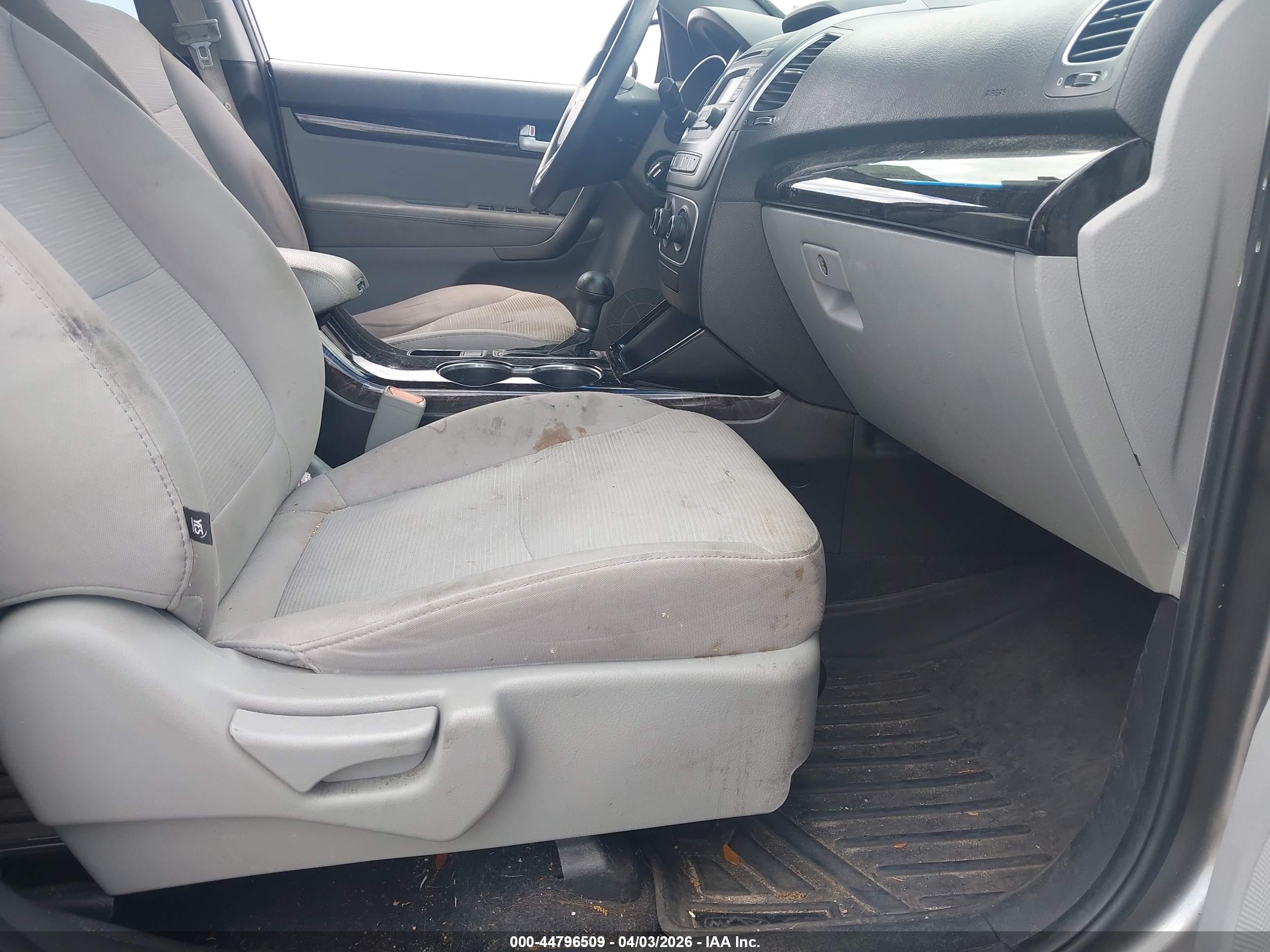 KIA SORENTO image 5