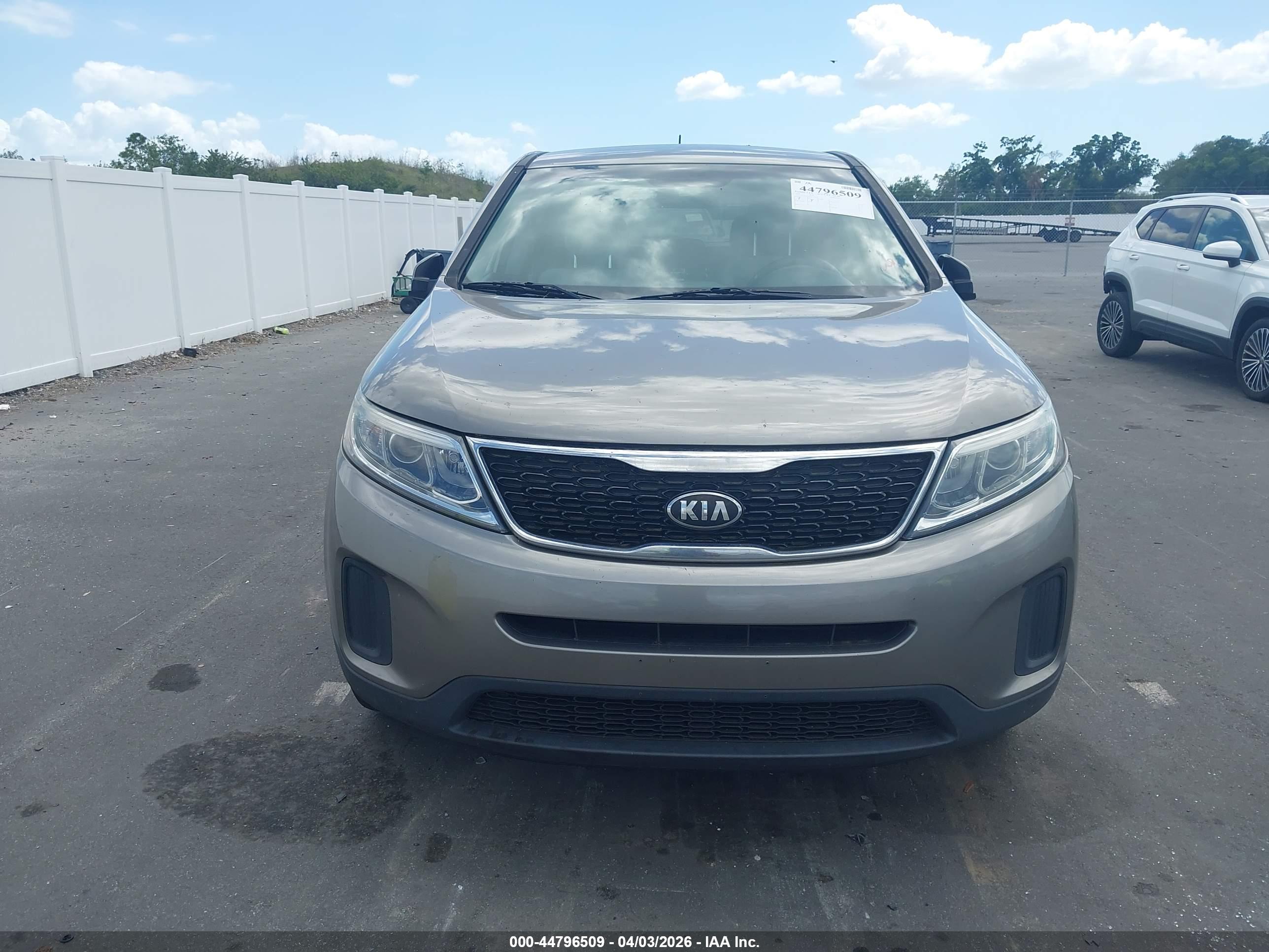 KIA SORENTO image 6