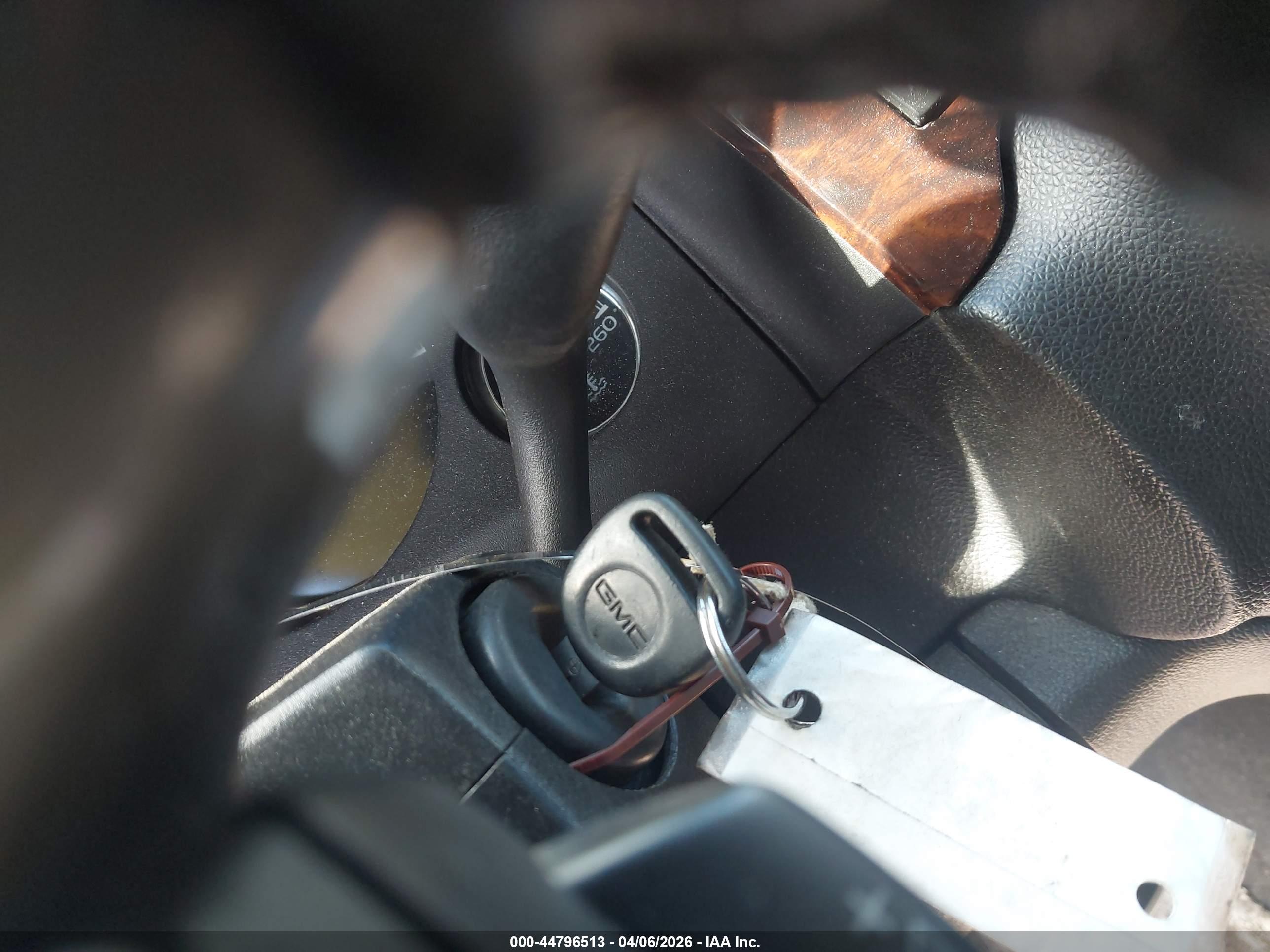 GMC YUKON image 11