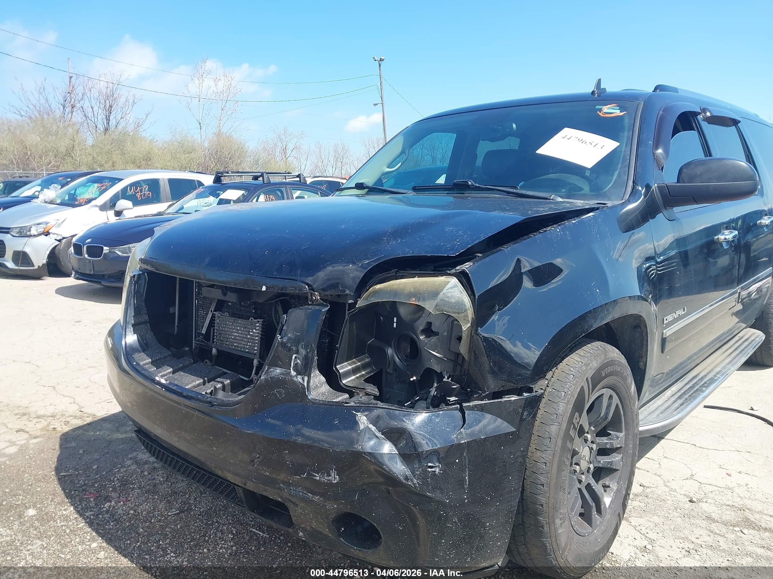 GMC YUKON image 6