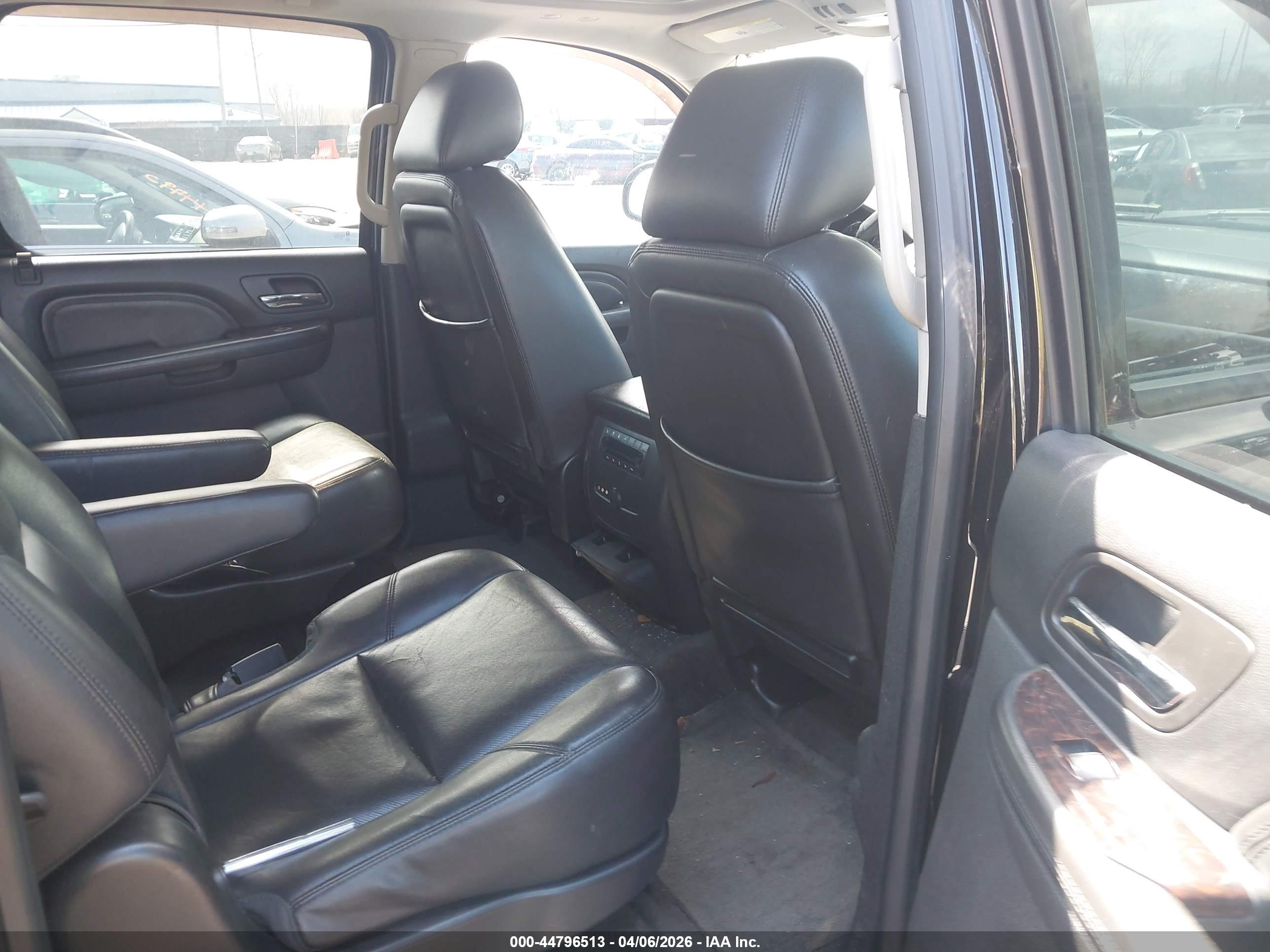 GMC YUKON image 8